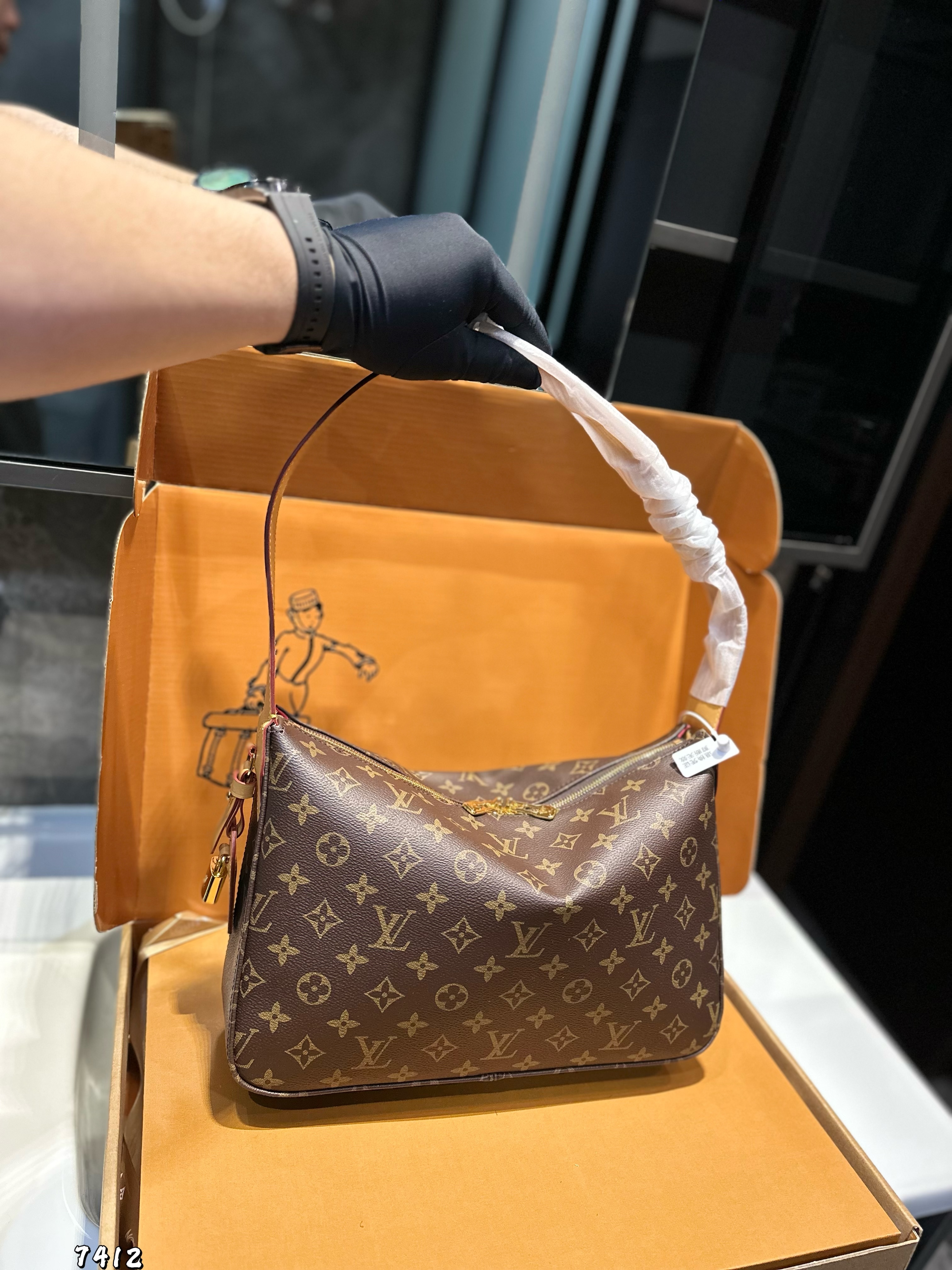 LV sully hobo underarm bag