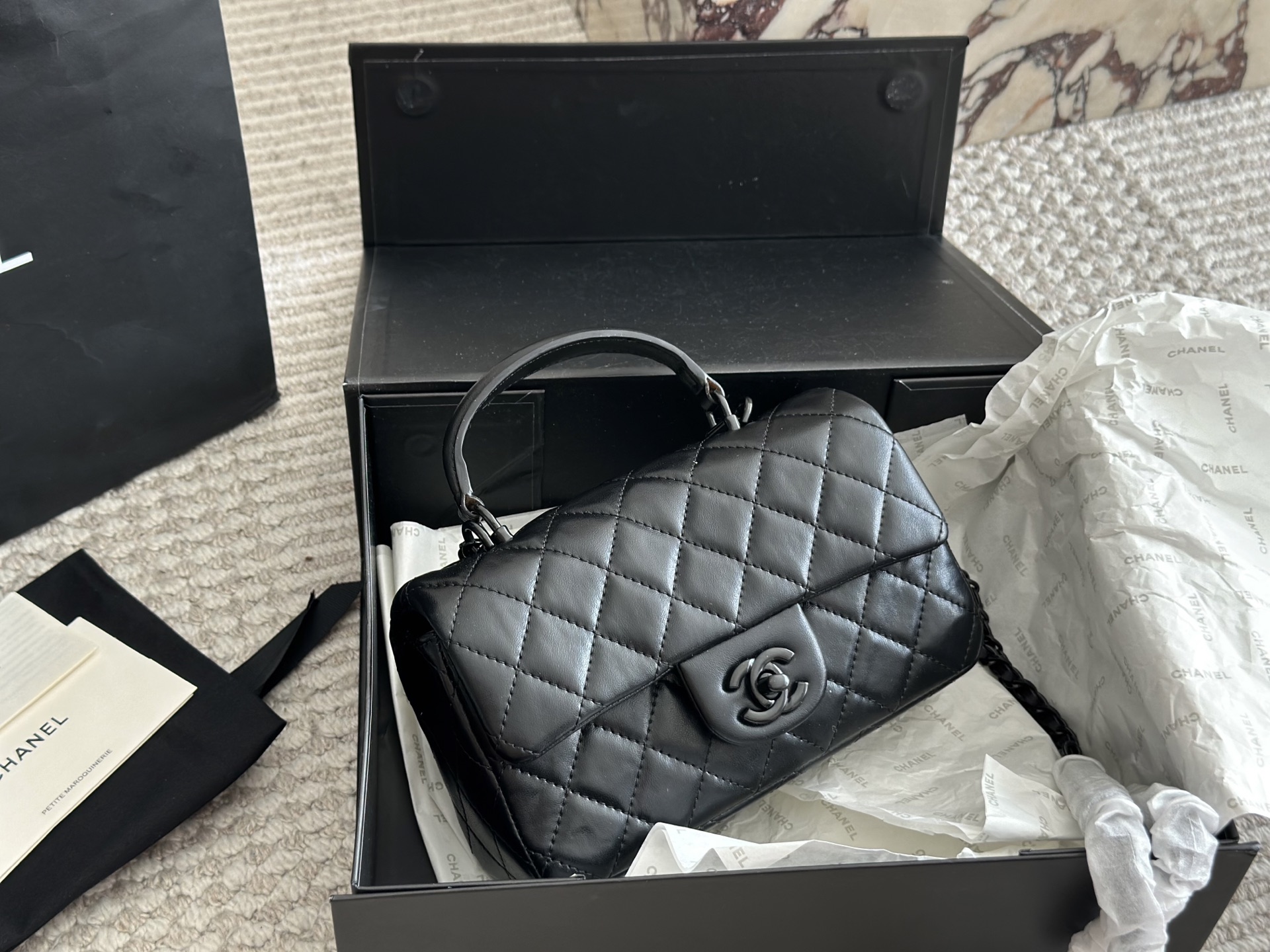 Chanel 23K cf chain shoulder bag