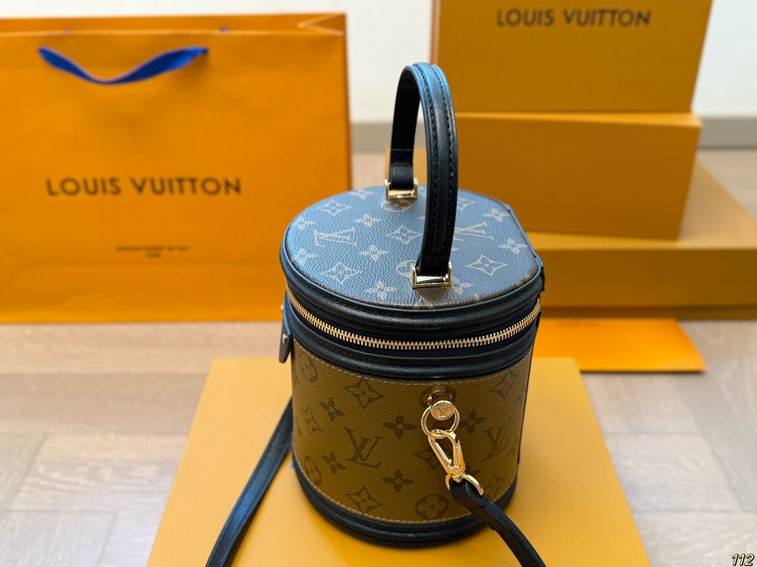 LV fortune bucket portable crossbody bag