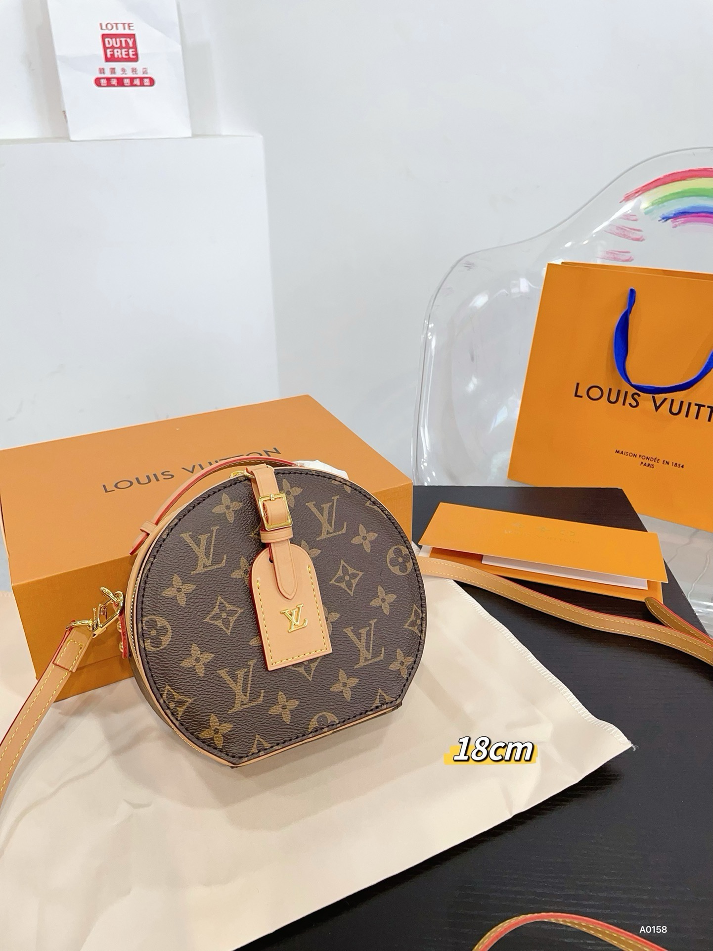 LV Monogram round cake bag