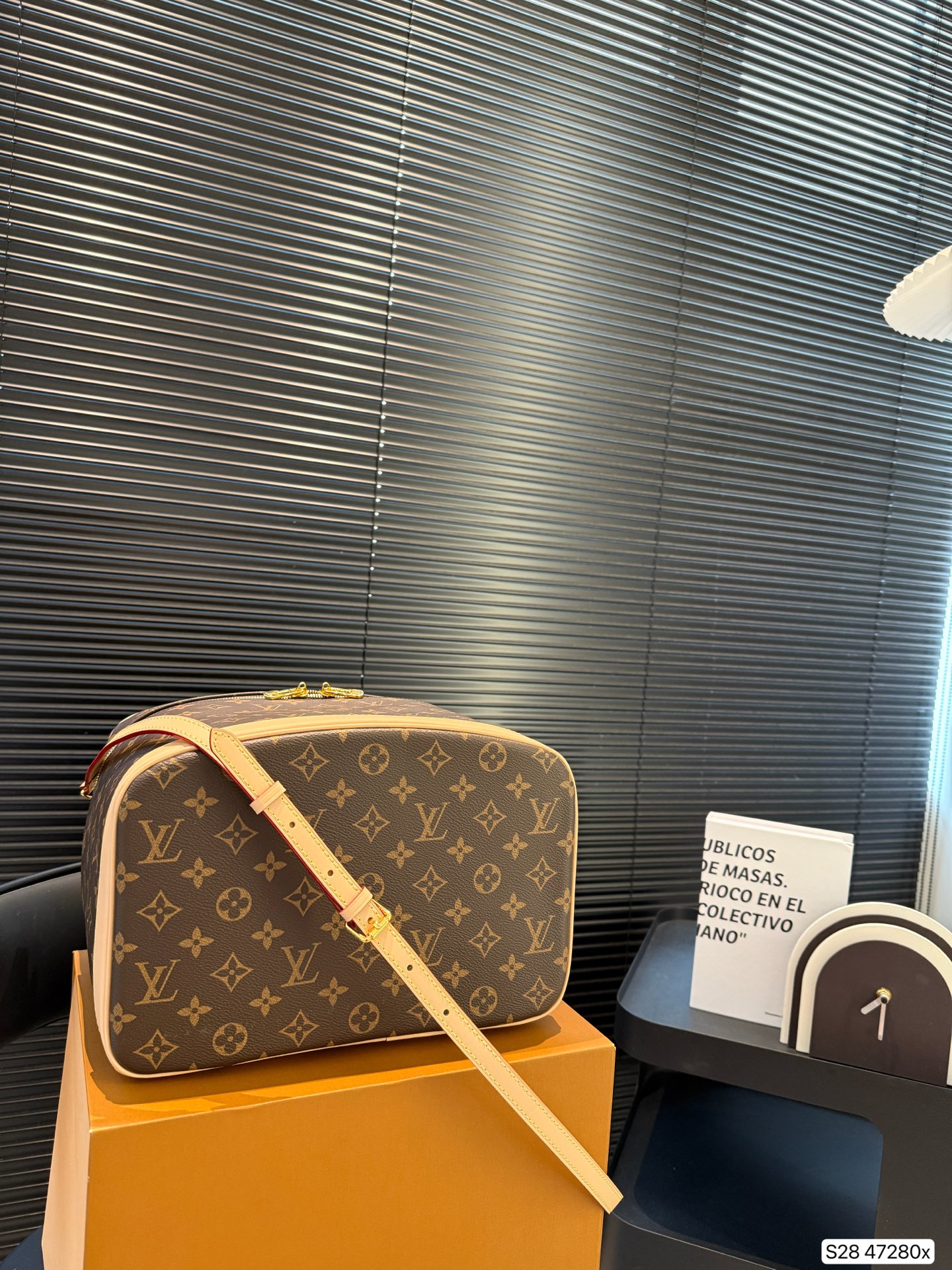 LV fashion cosmetic bag