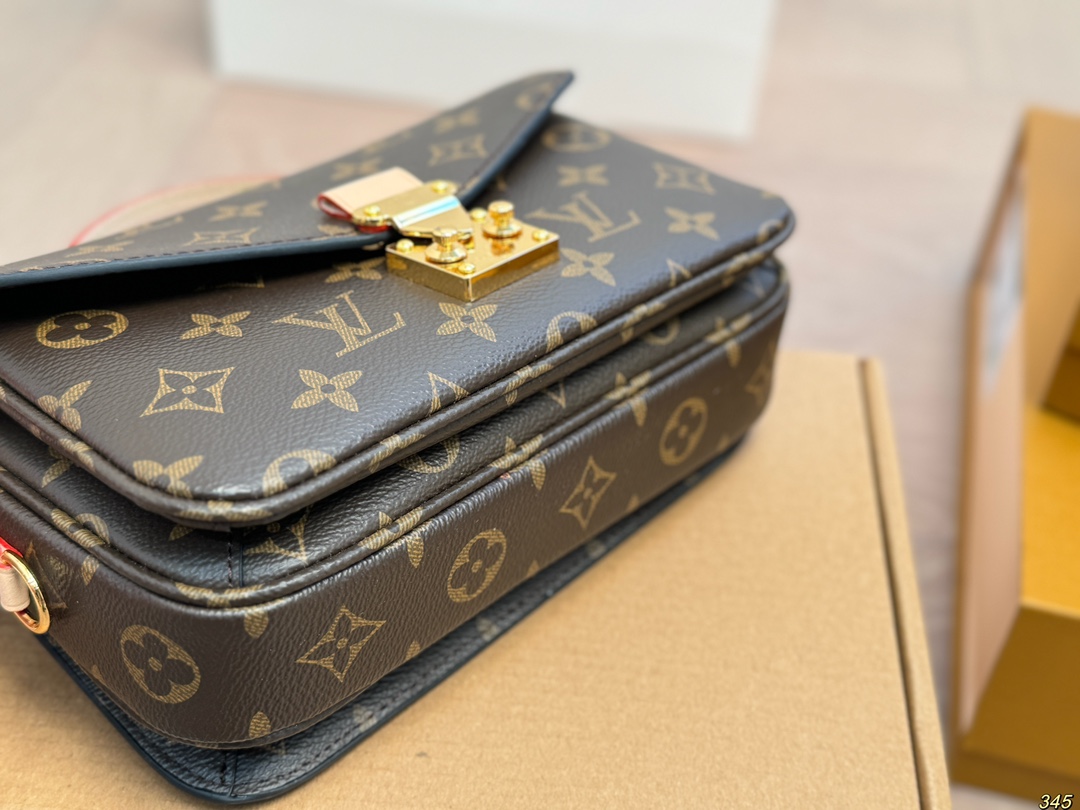 LV high-quality messenger bag