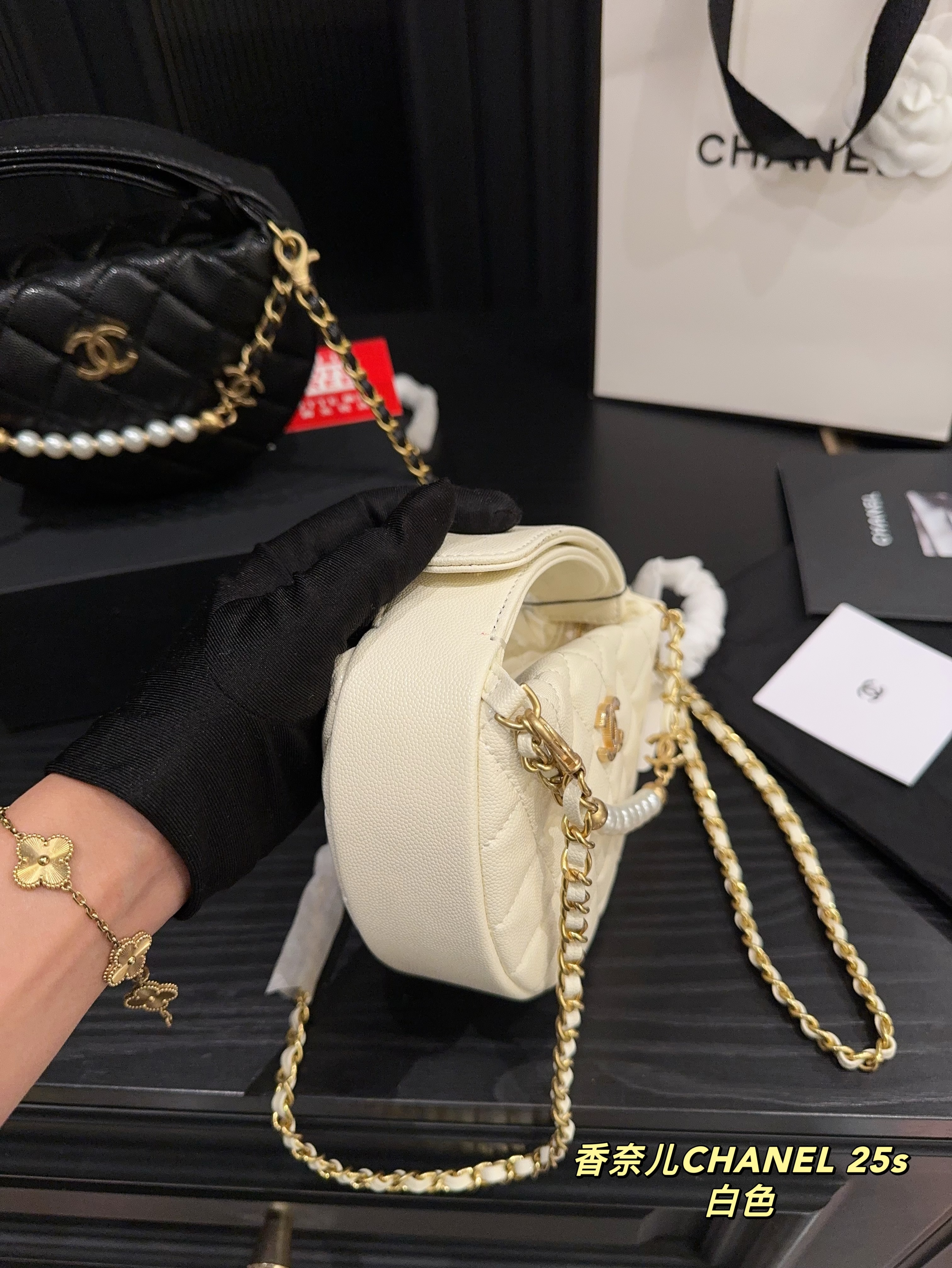 CHANEL 25S hand-held chain bag