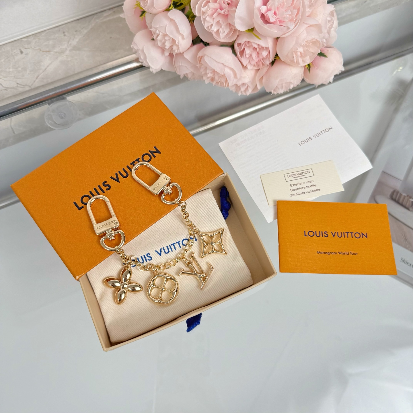 LV bag chain pendant