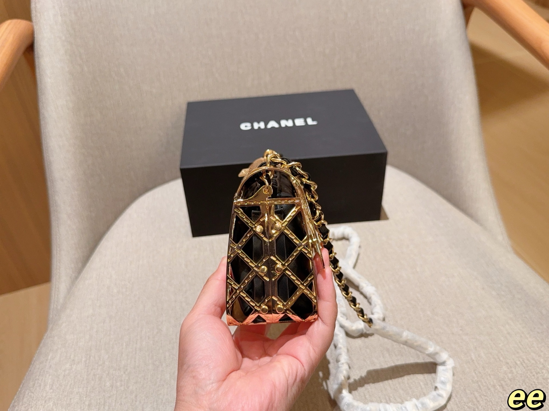 Chanel Hollow metal cf dinner bag