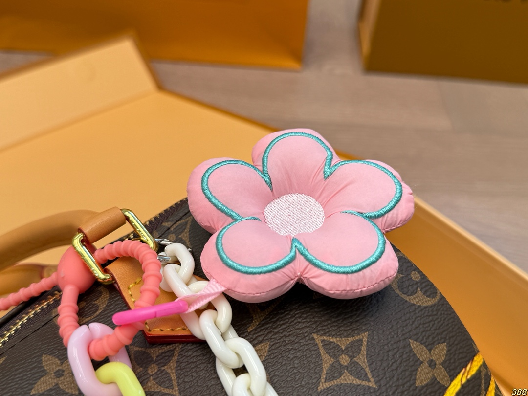 LV speedy fashionable pillow bag