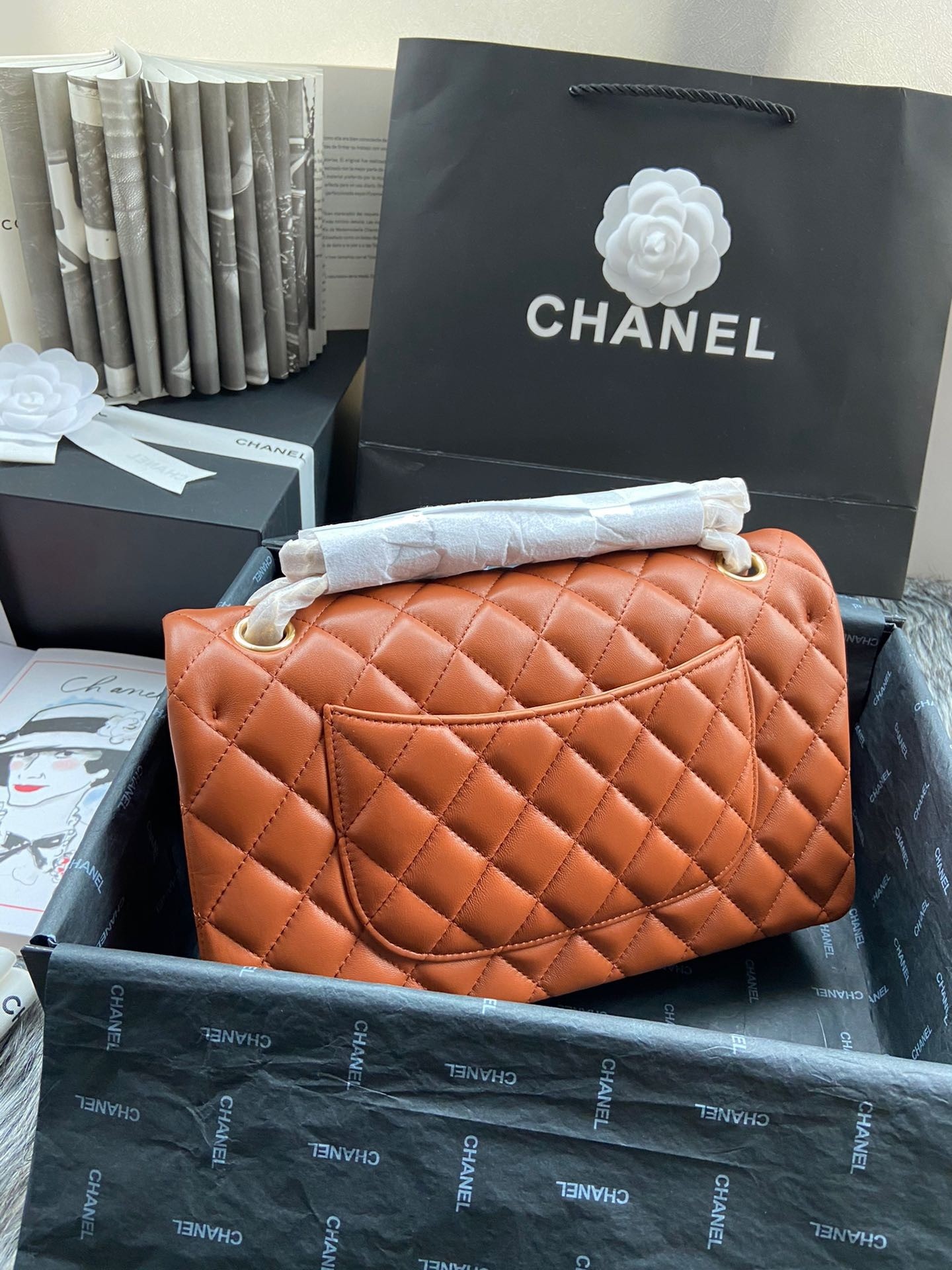 Top version chanel chain shoulder bag