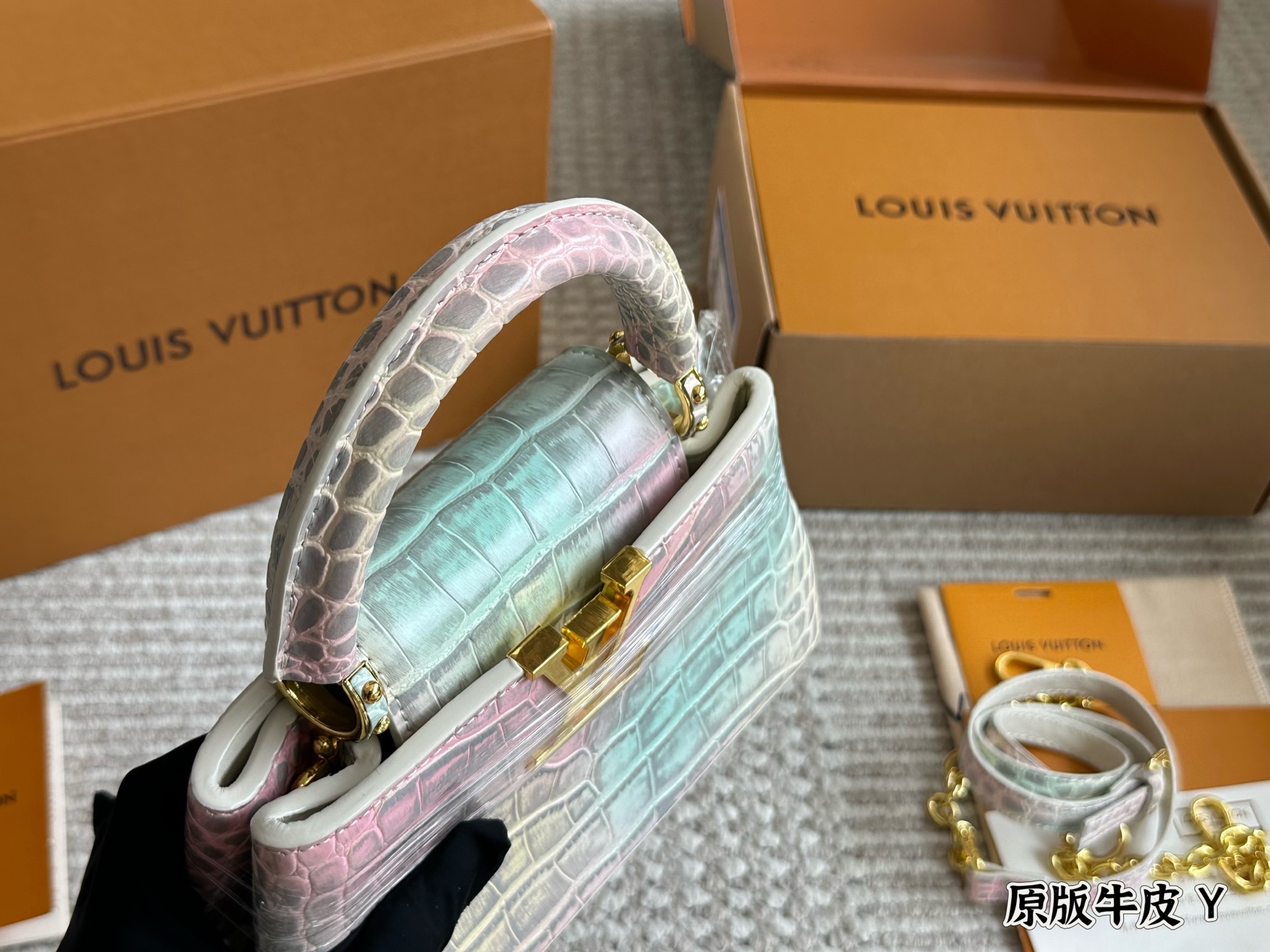 LV Capucines handbag