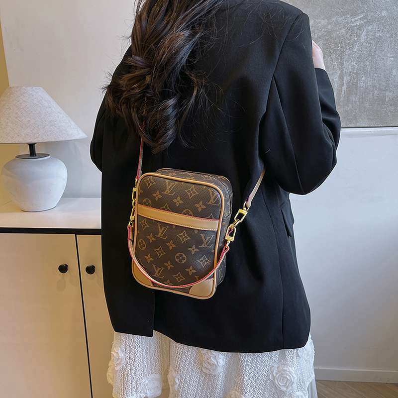 Louis Vuitton vintage vintage camera bag