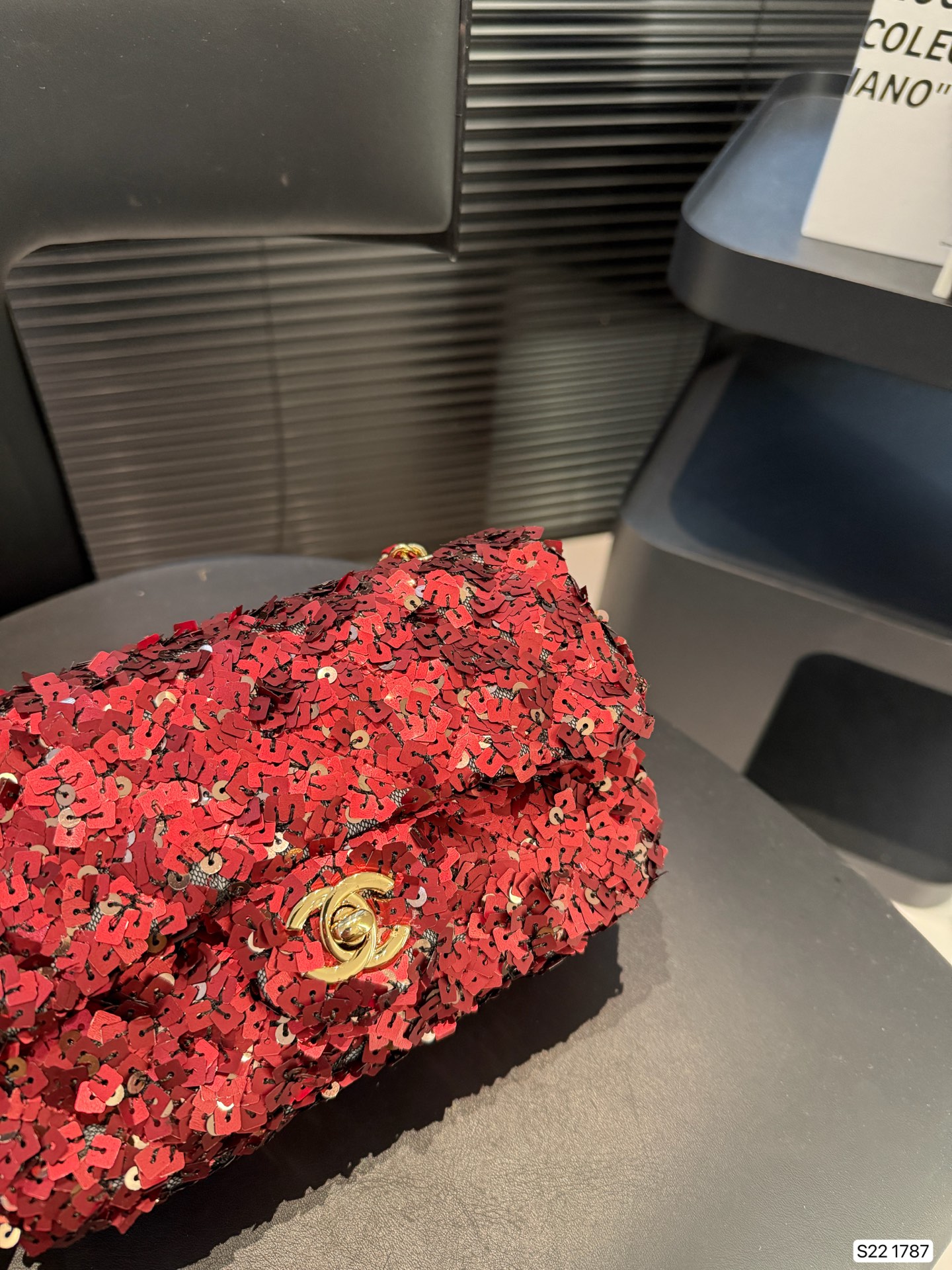 CHANEL Sequined cf chain bag