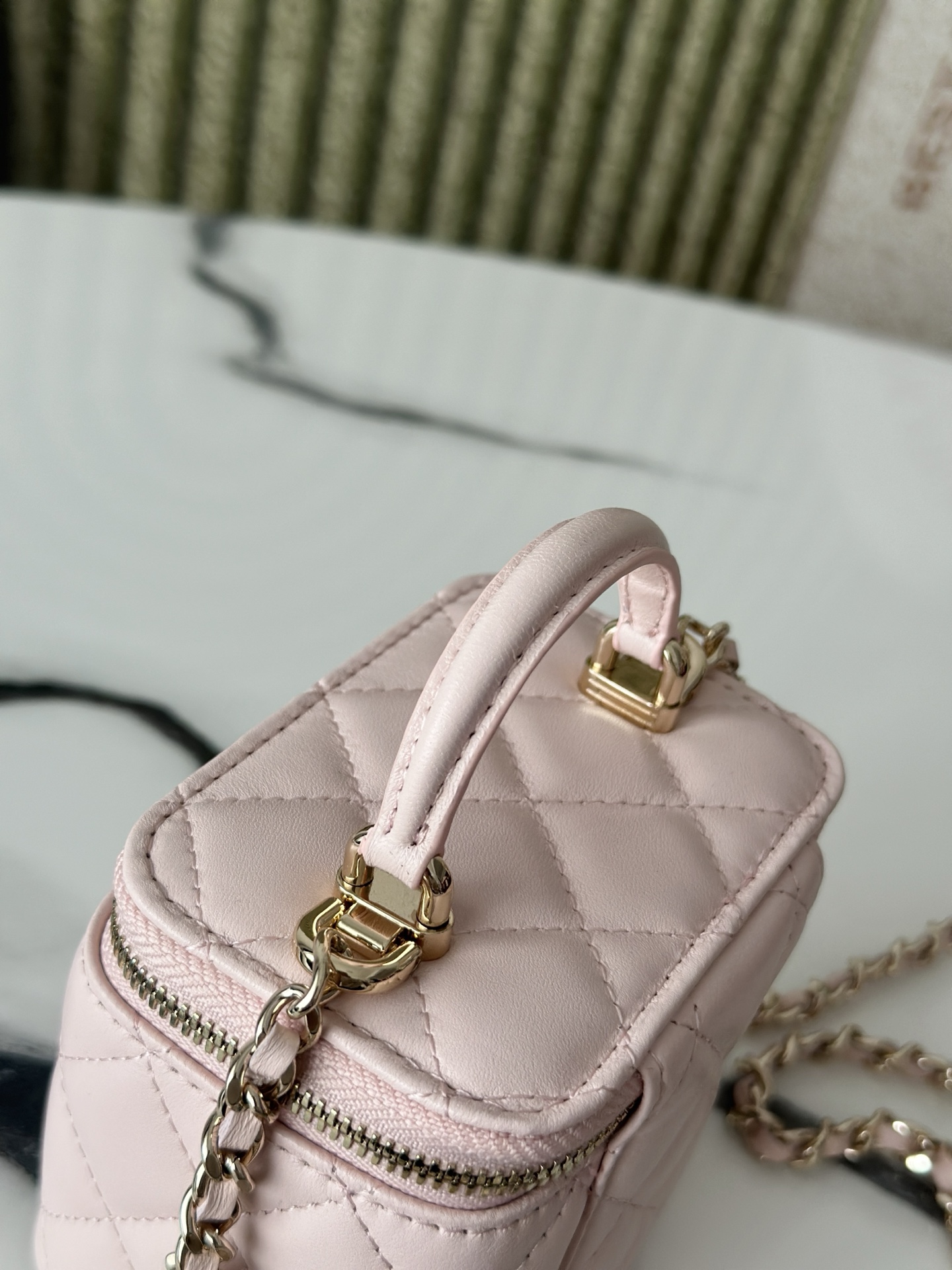 Top version Chanel Chain Makeup Bag with a makeup mirror inside