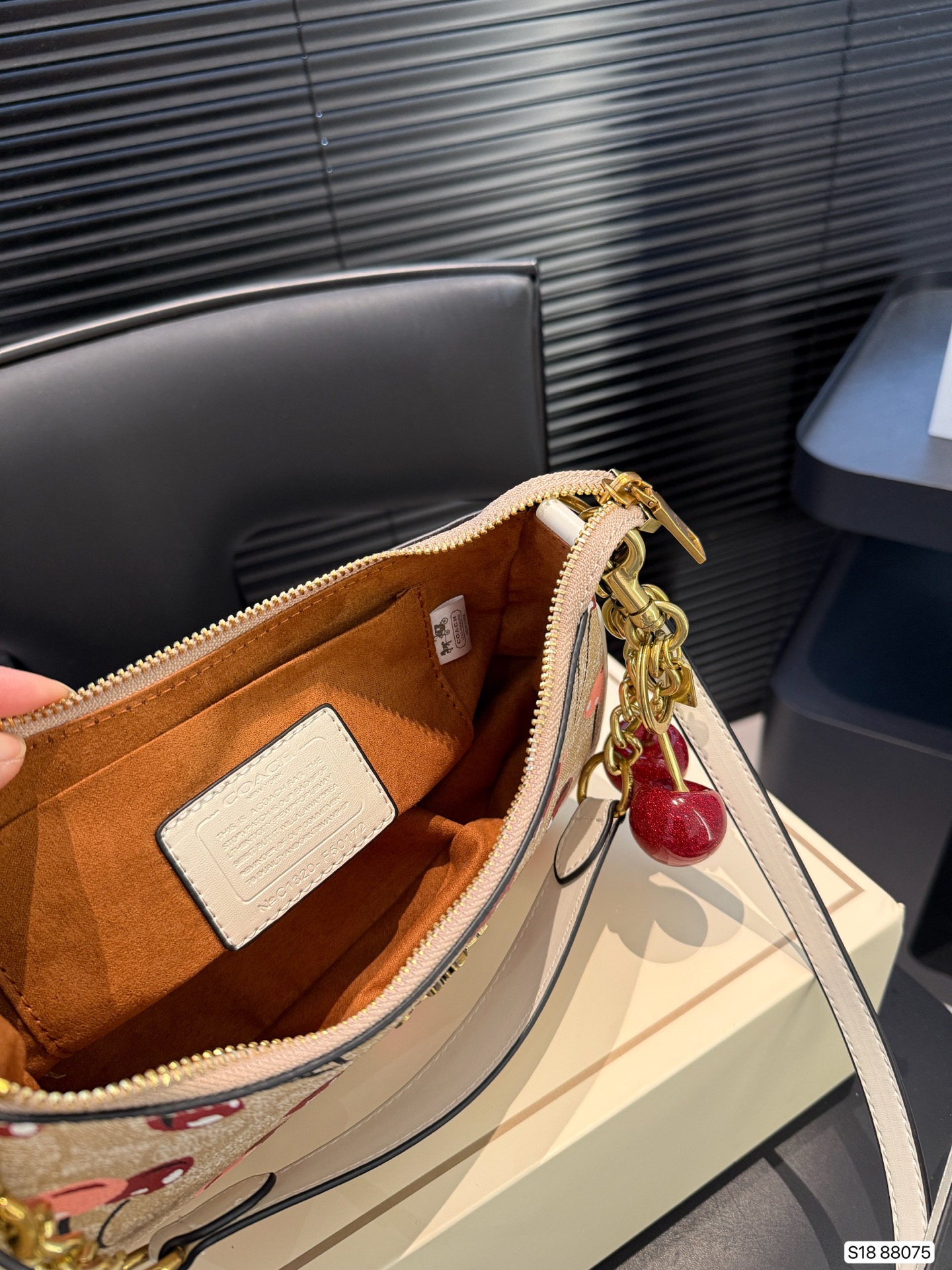 COACH underarm bag shoulder messenger bag