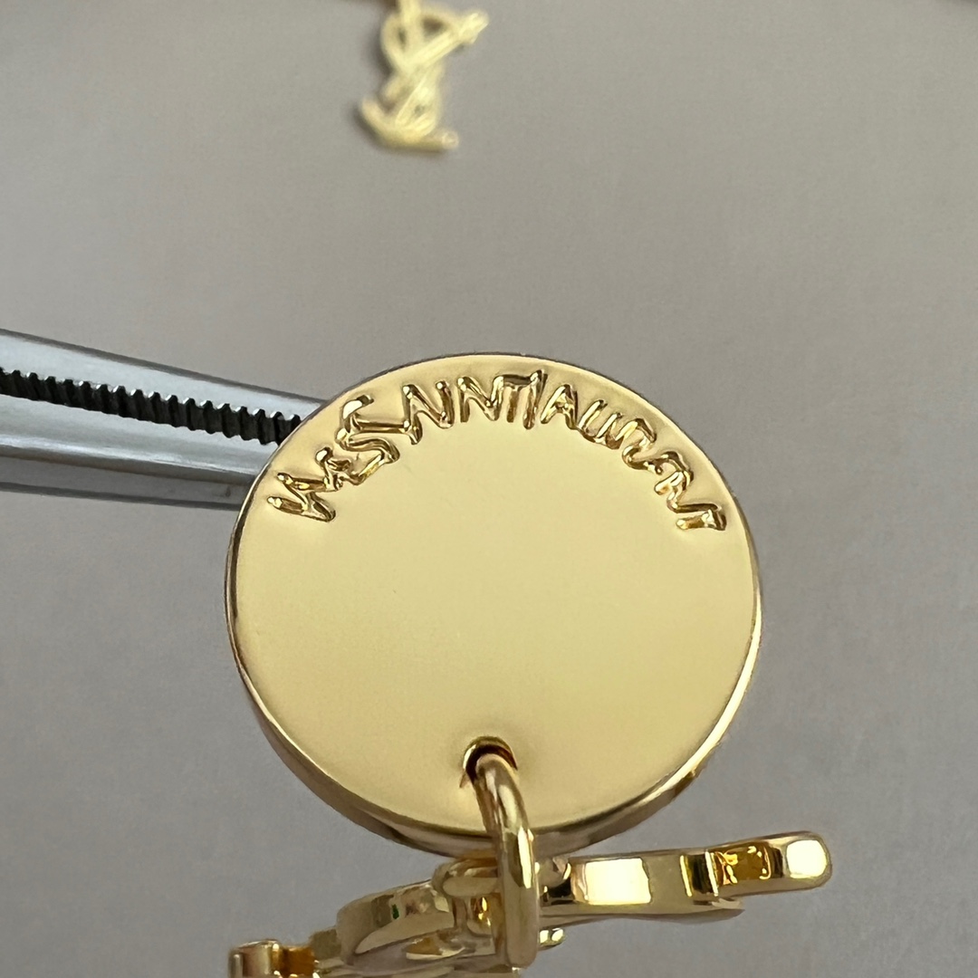 Metal letter light luxury high-end earrings European and American exaggerated fashion personality earrings socialite temperament big-name earrings for women