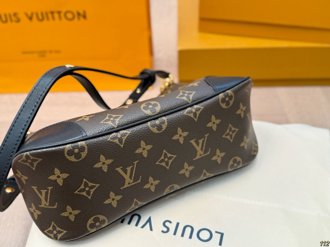 LV croissant top version