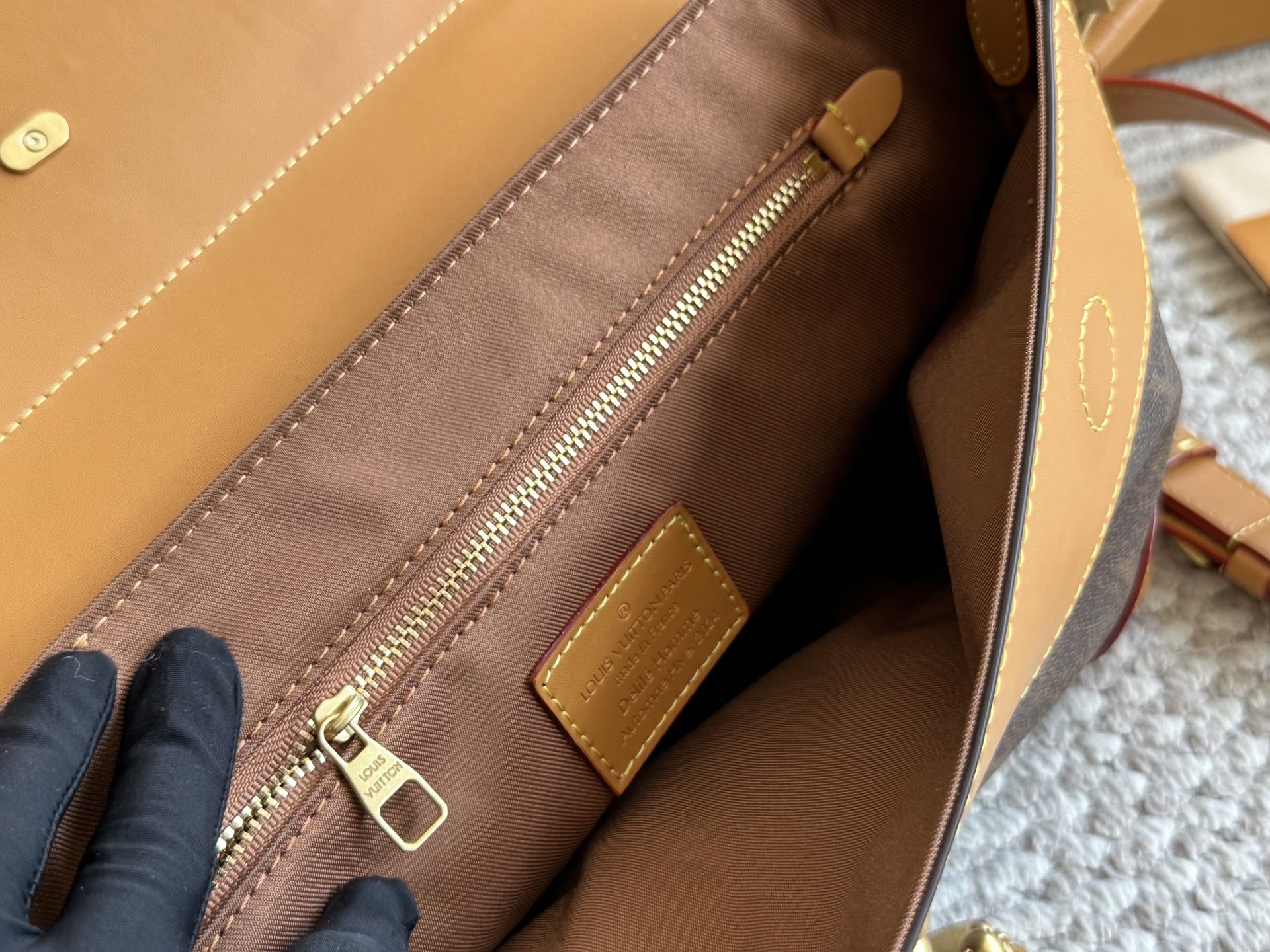 LV new messenger bag