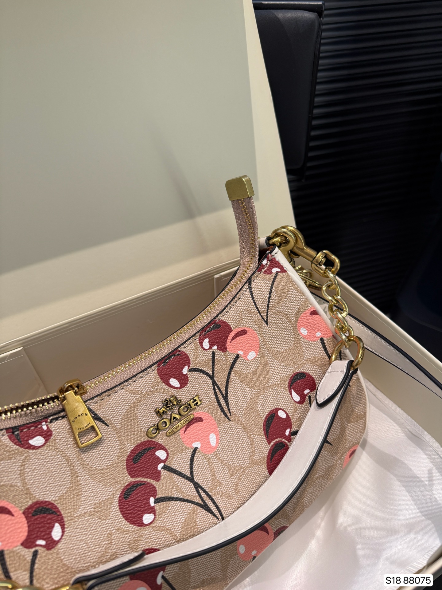 COACH underarm bag shoulder messenger bag