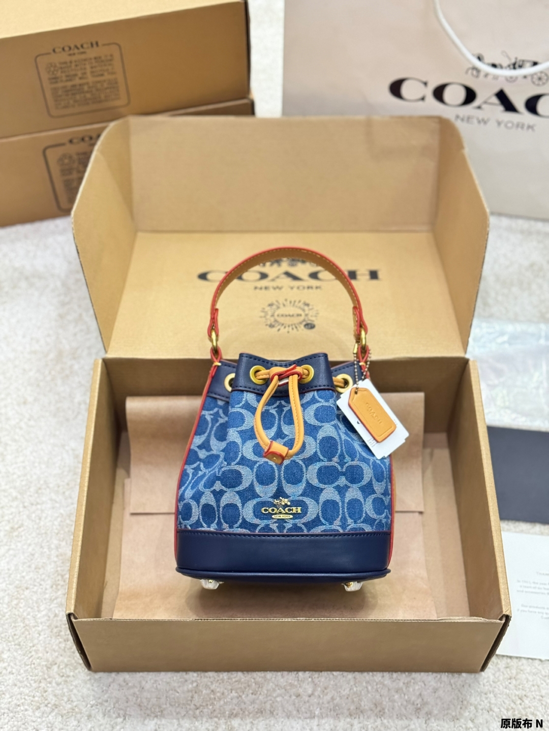 Coach Bucket Bag Retro Texture Fashionable and Playful