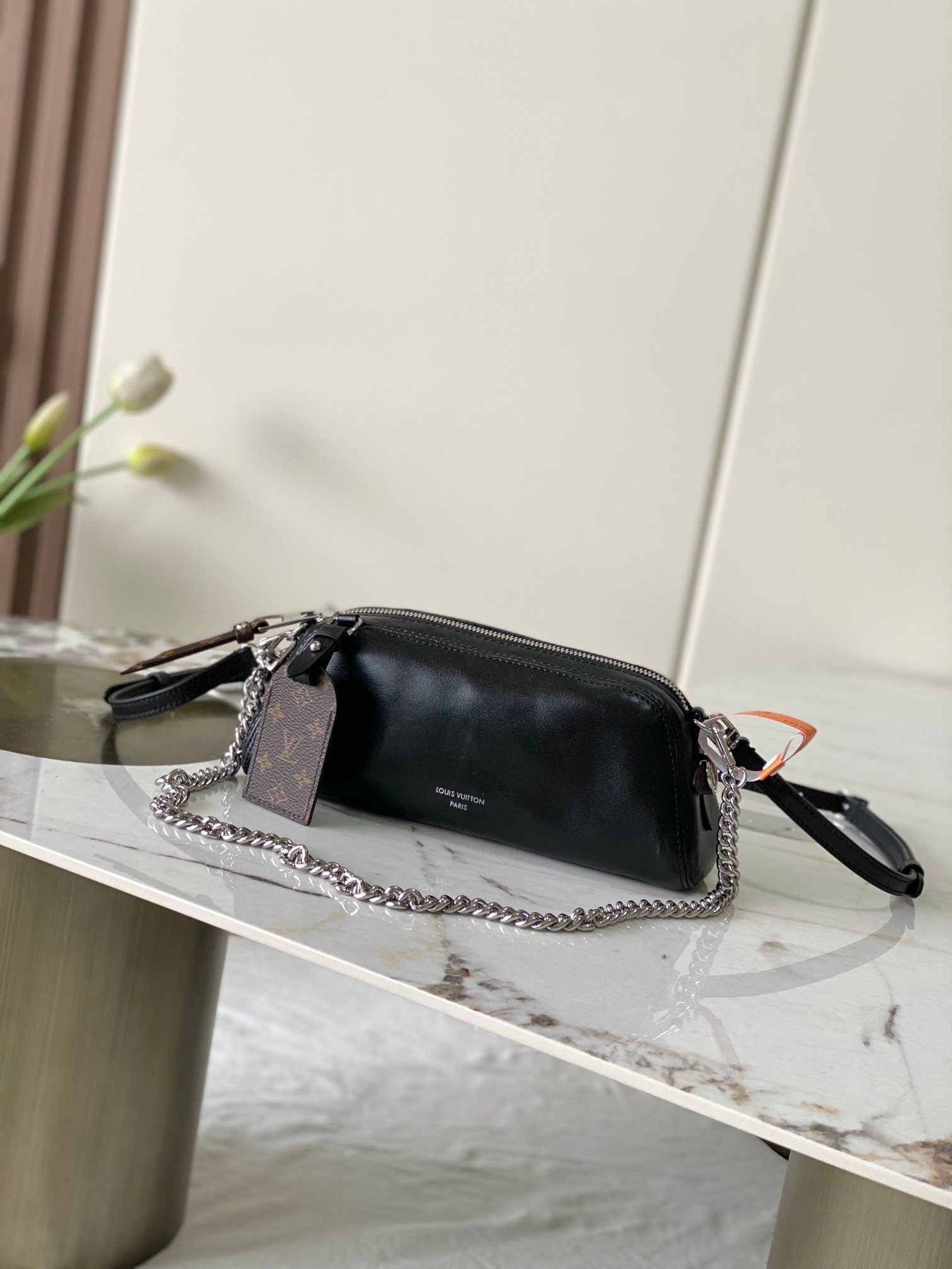 LV Vibe chette Vibe chain shoulder bag