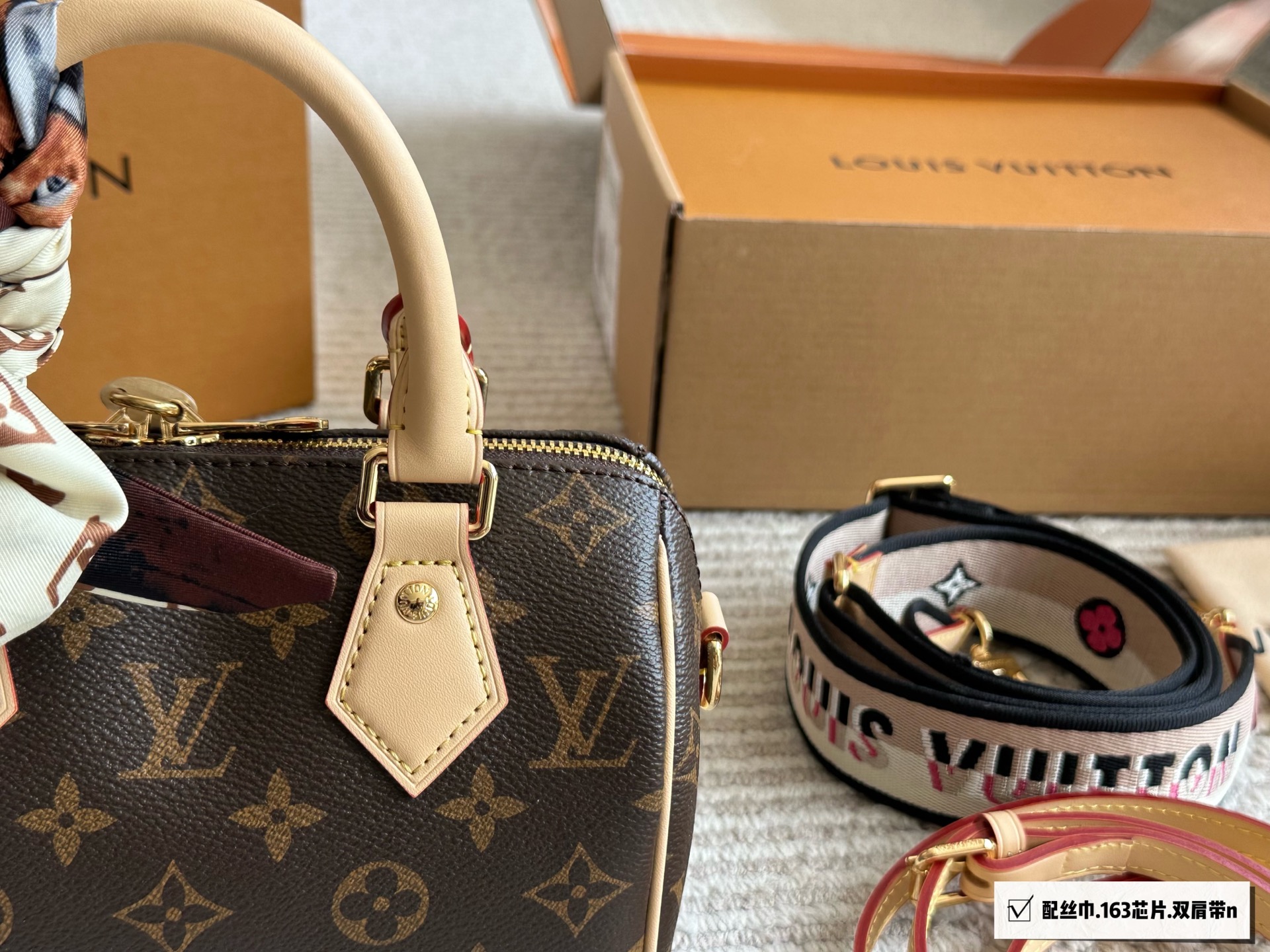 LV Speedy20 pillow bag high quality