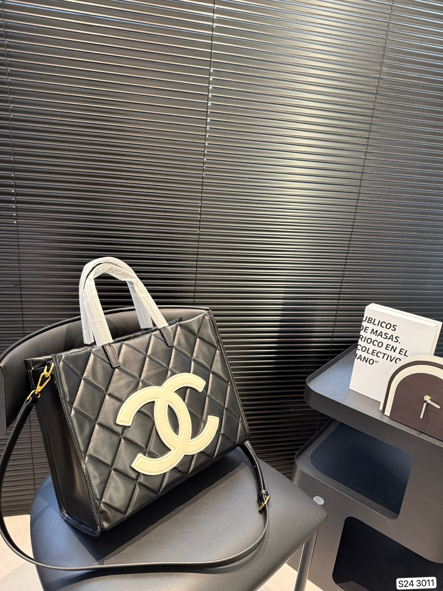 Chanel Tote bag