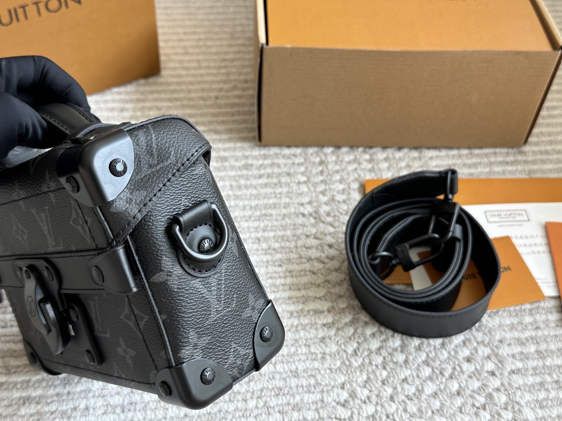 LV men's bag soultrunk box bag