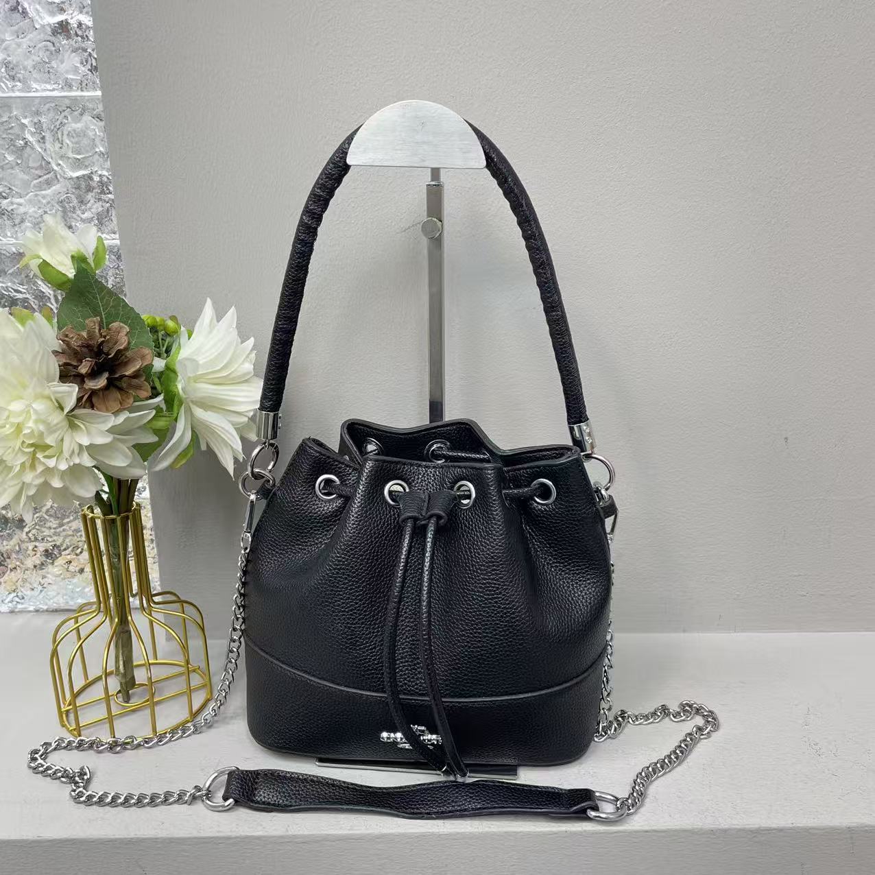Coach Retro Casual Crossbody Women's Bag Bucket Bag Simple Shoulder Bag Handbag