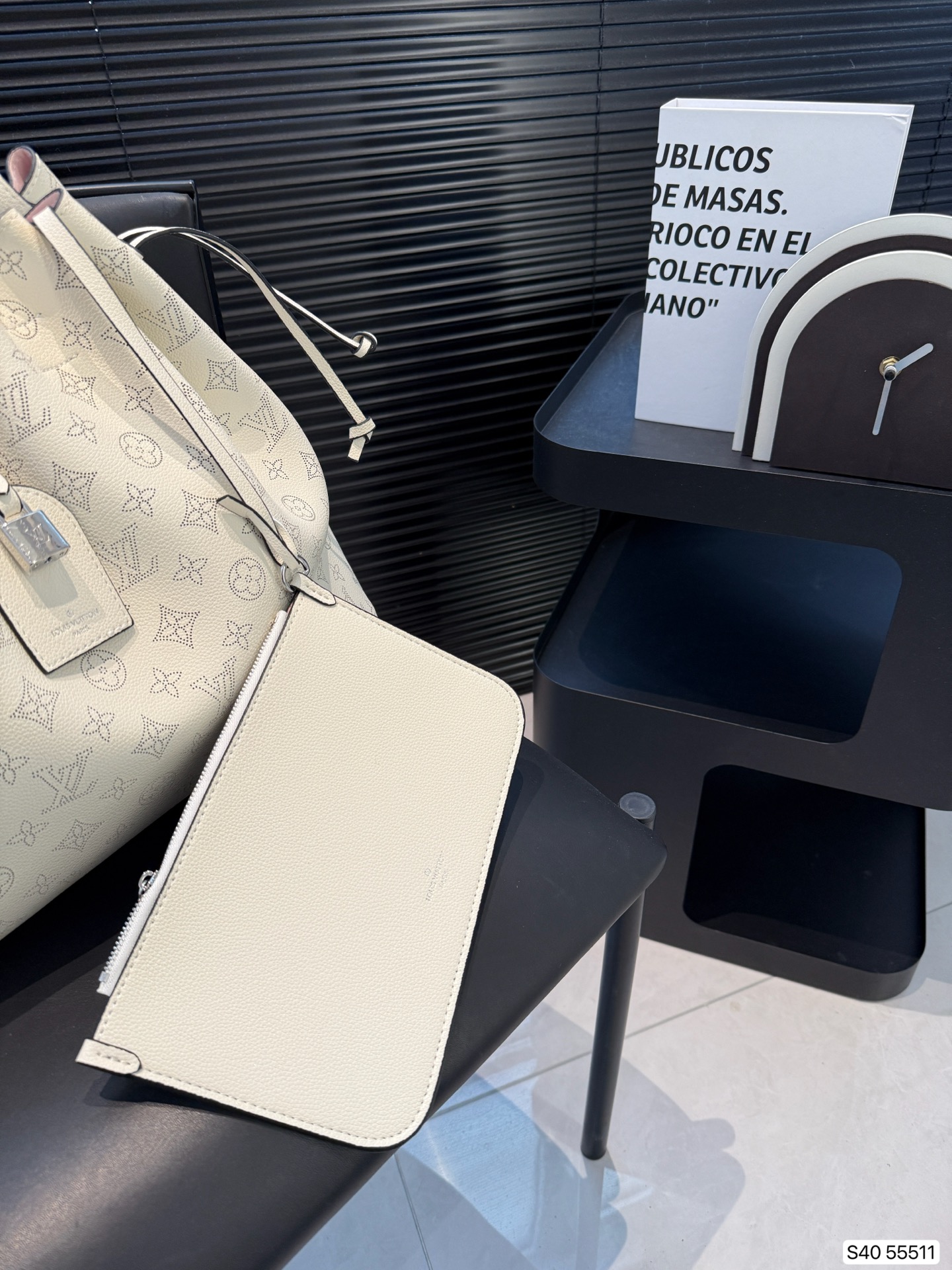 LV simple and stylish tote bag