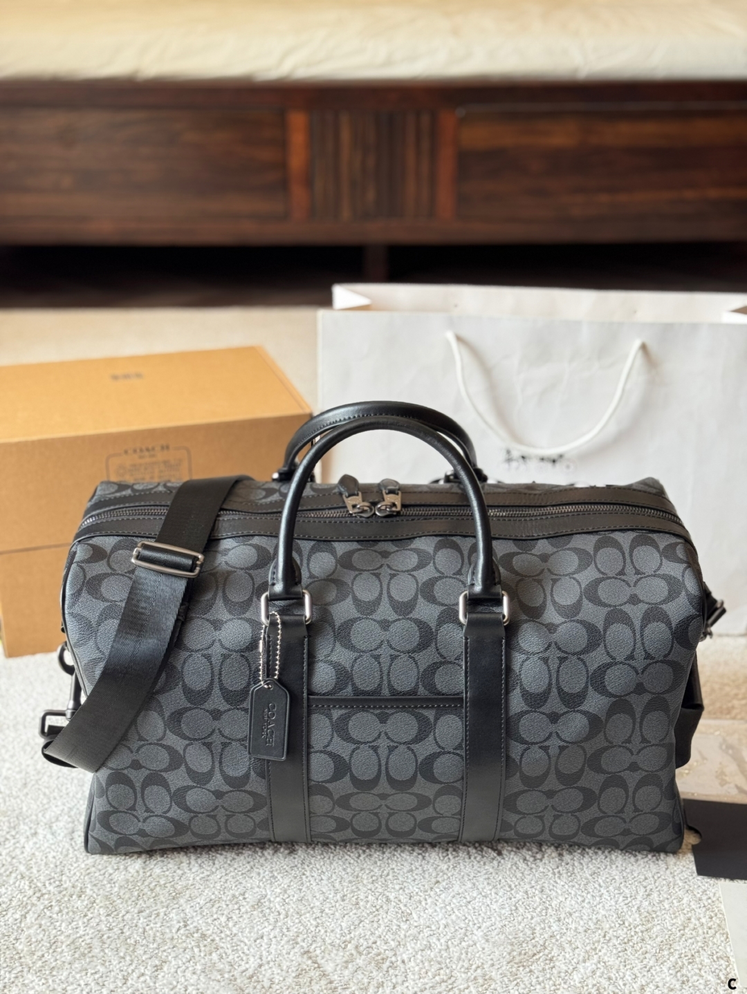 coach men's versatile travel bag