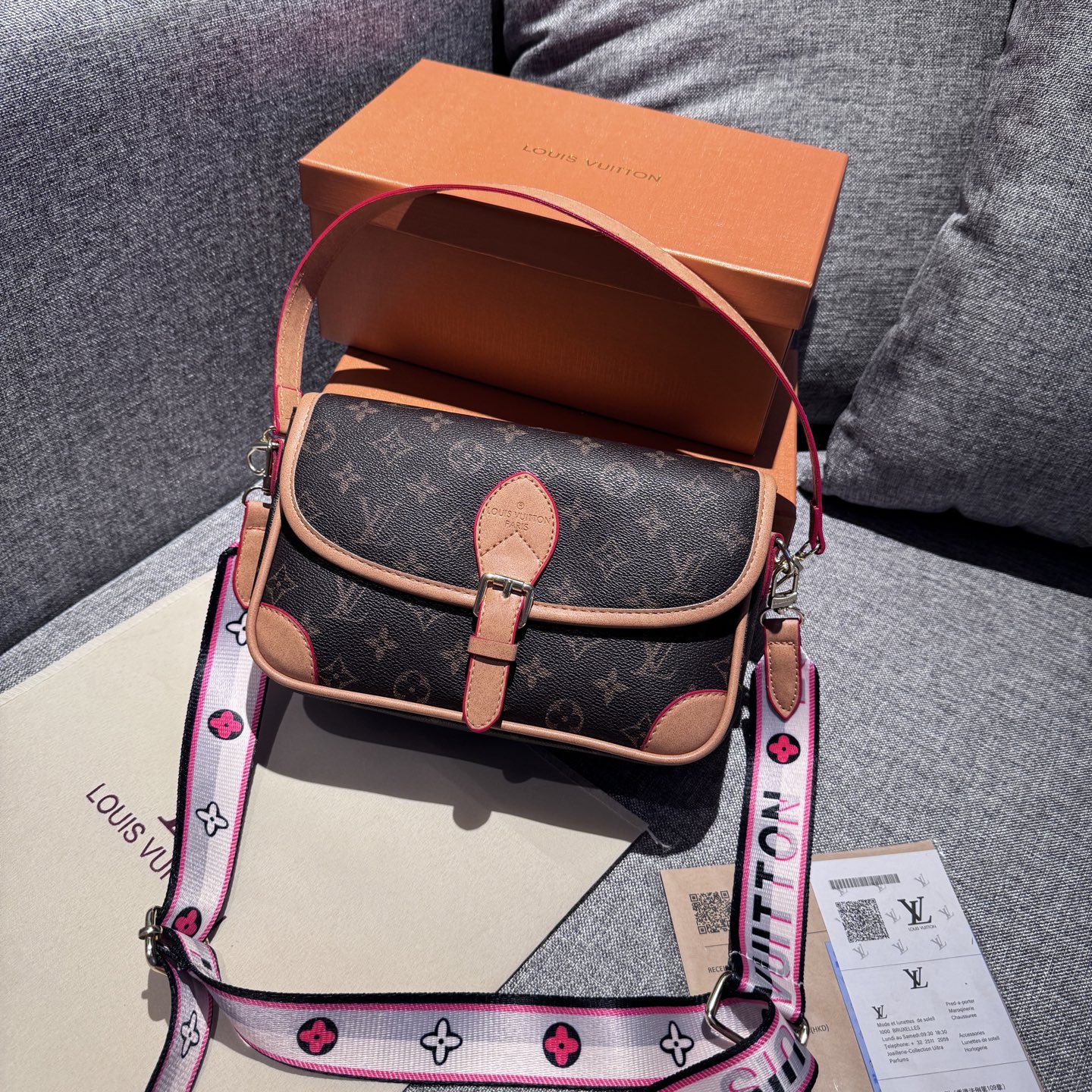 Louis Vuitton classic baguette shoulder crossbody bag