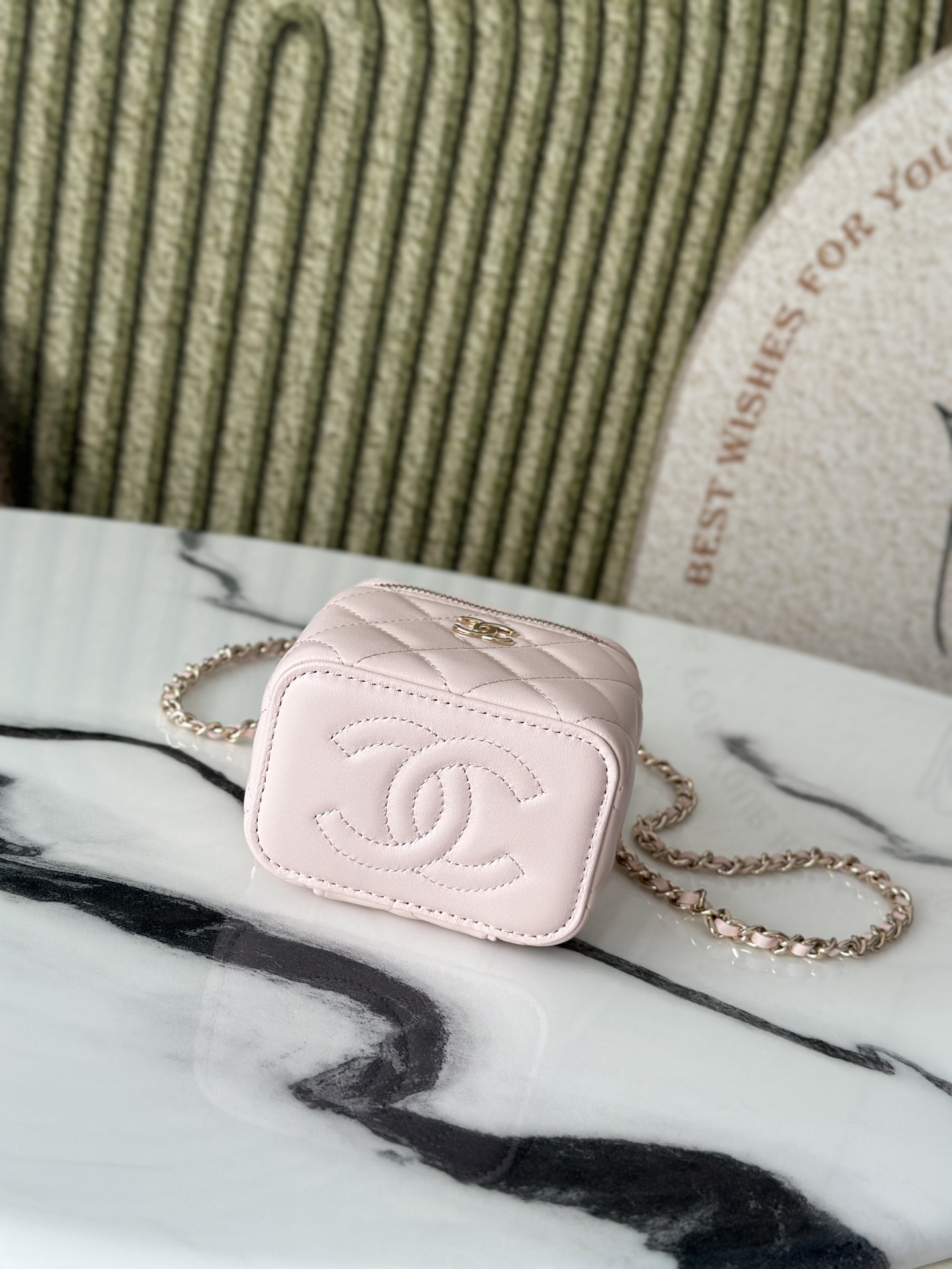 Top version Chanel Chain Makeup Bag with a makeup mirror inside