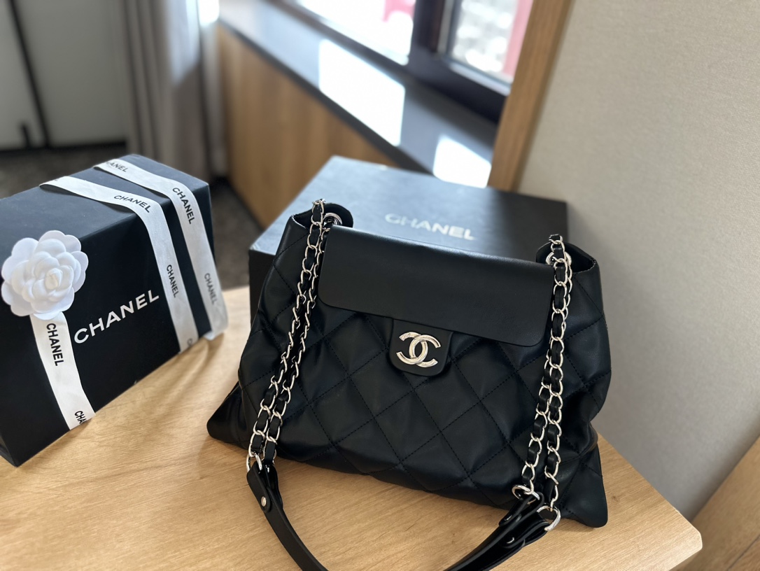 CHANEL vintage  bag