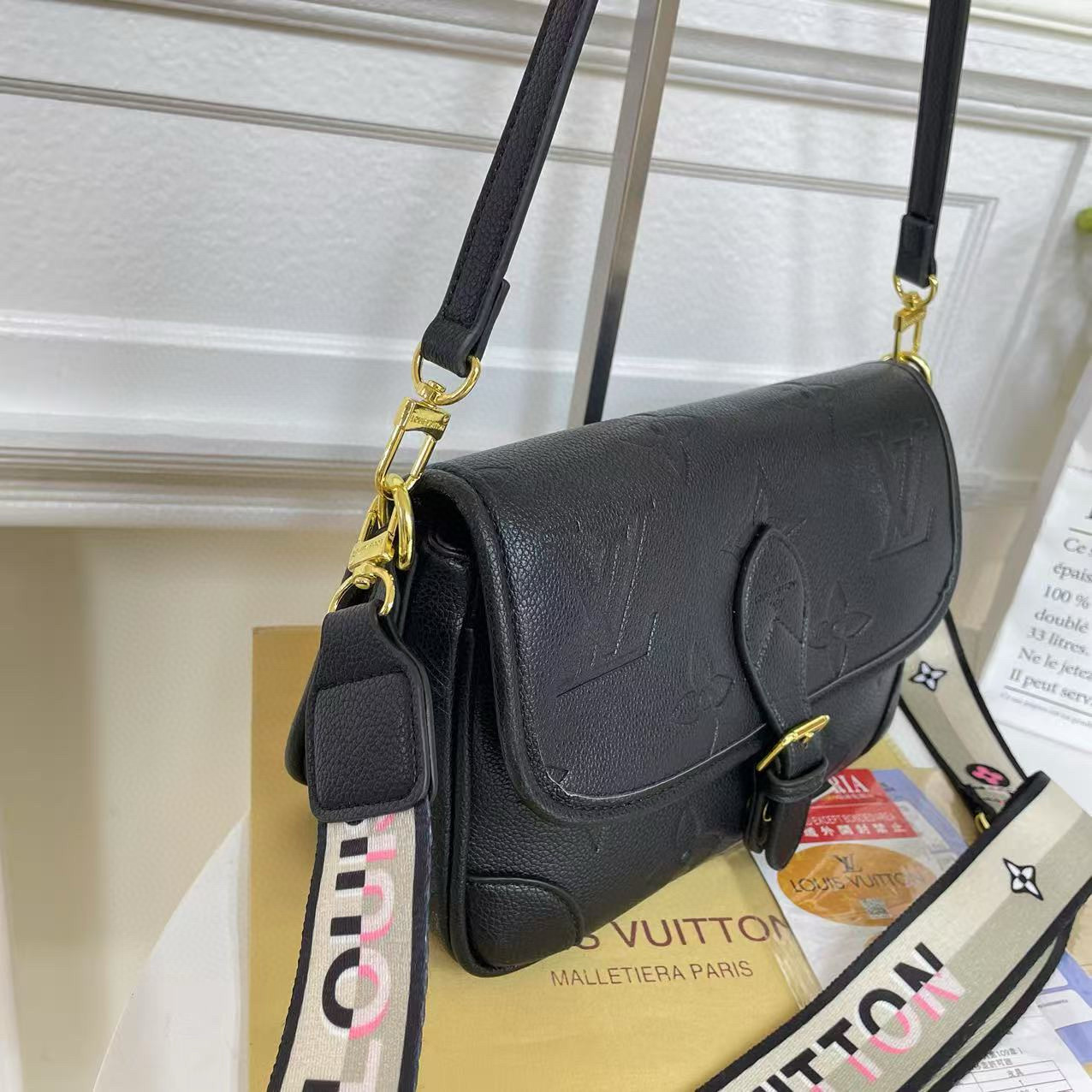 Louis Vuitton Messenger Bag Shoulder Crossbody Underarm Bag