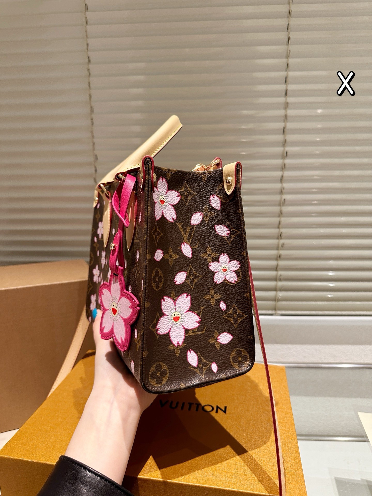 LV onthego tote shoulder crossbody bag