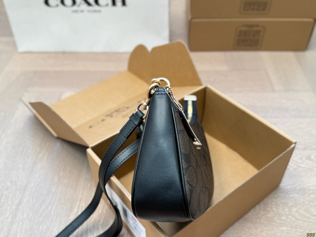 COACH underarm mahjong bag