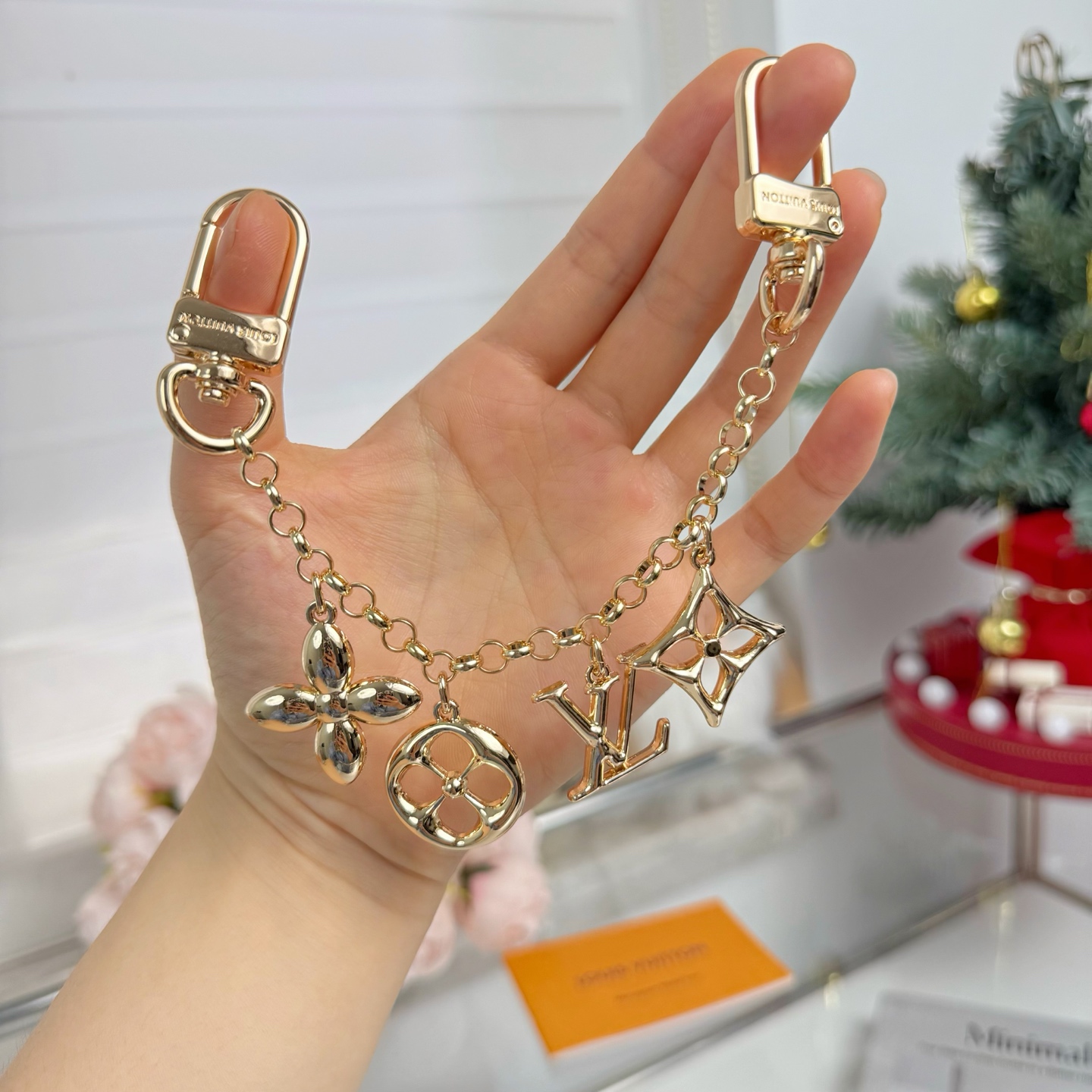 LV bag chain pendant