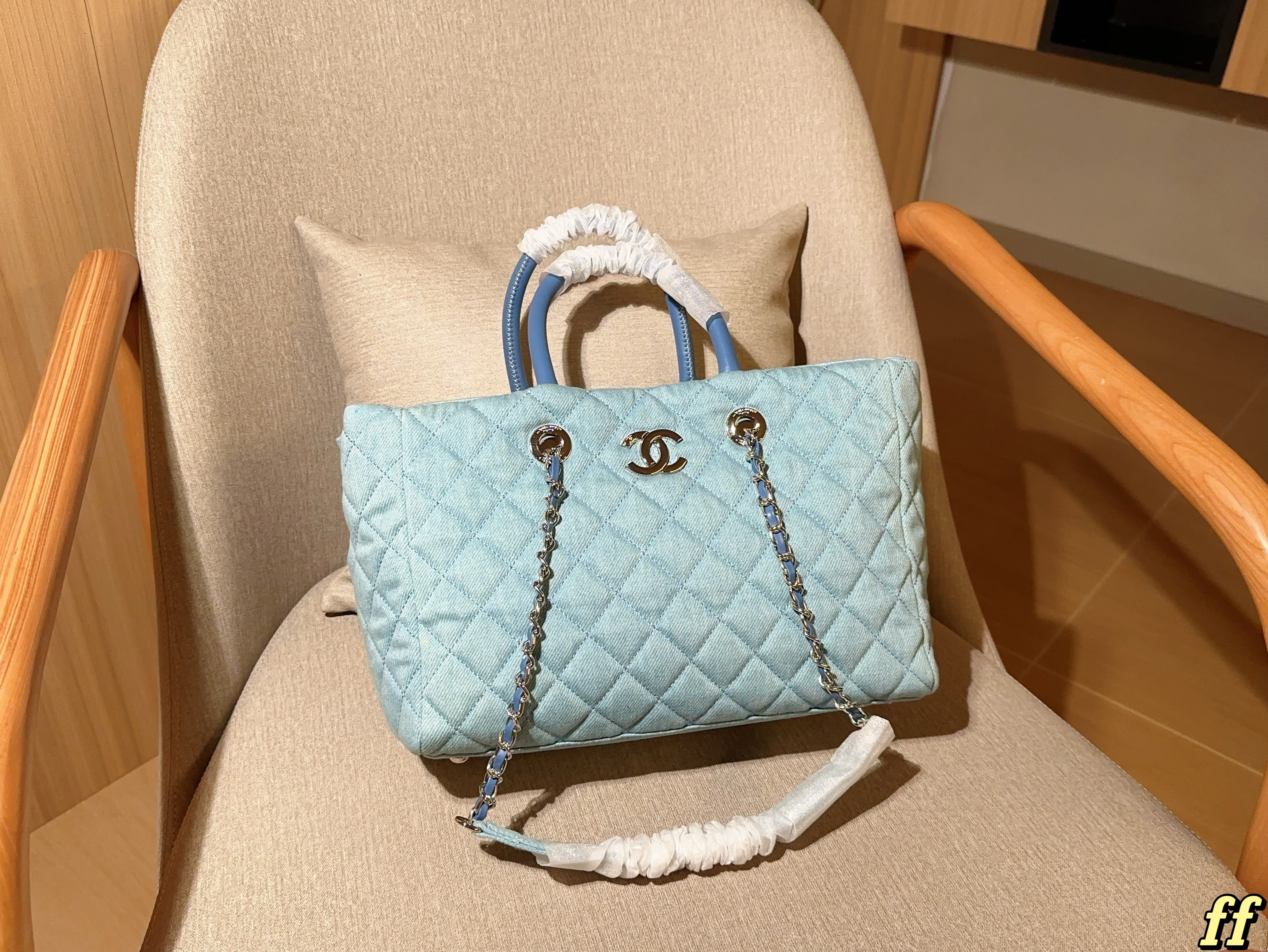 Chanel denim Tote bag