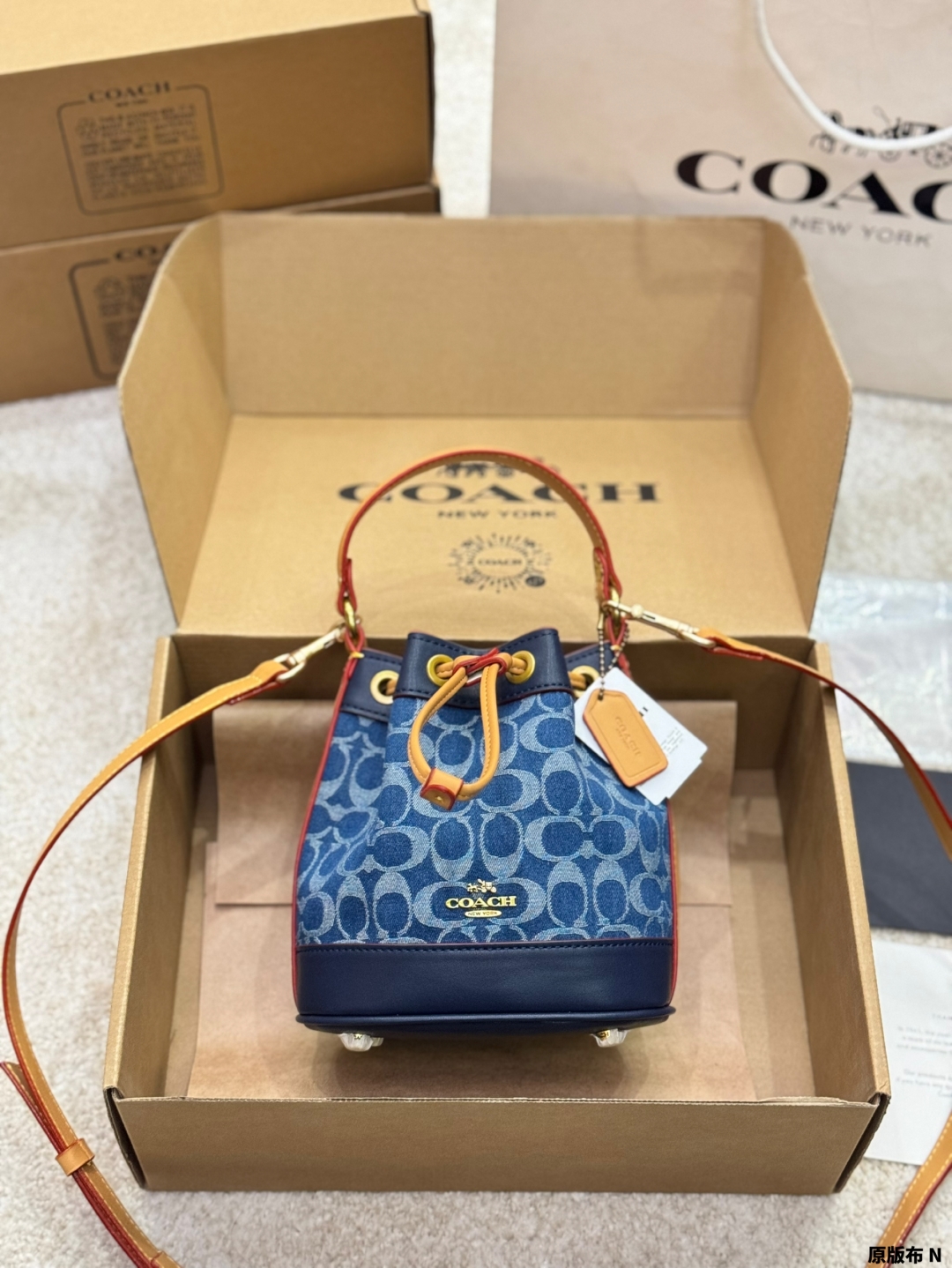 Coach Bucket Bag Retro Texture Fashionable and Playful