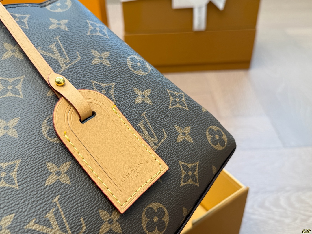 LV new shoulder bag handbag fashion classic
