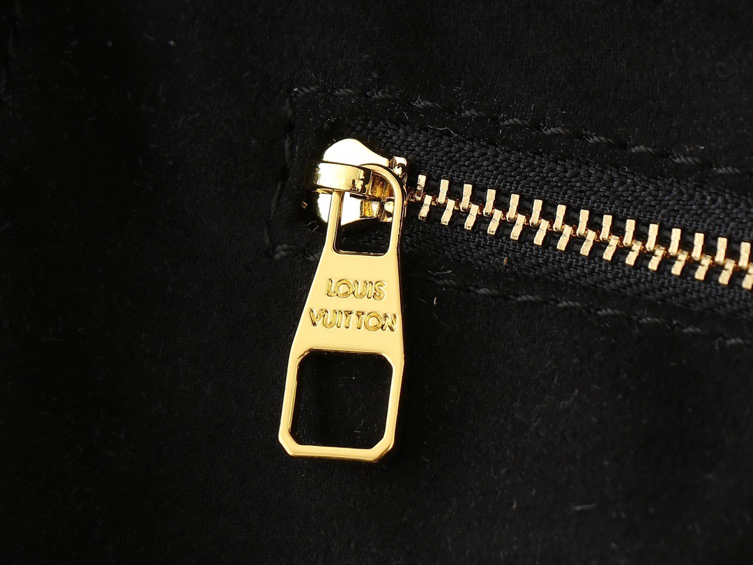 LV&Murakami Takashi Neverfull monogram bag