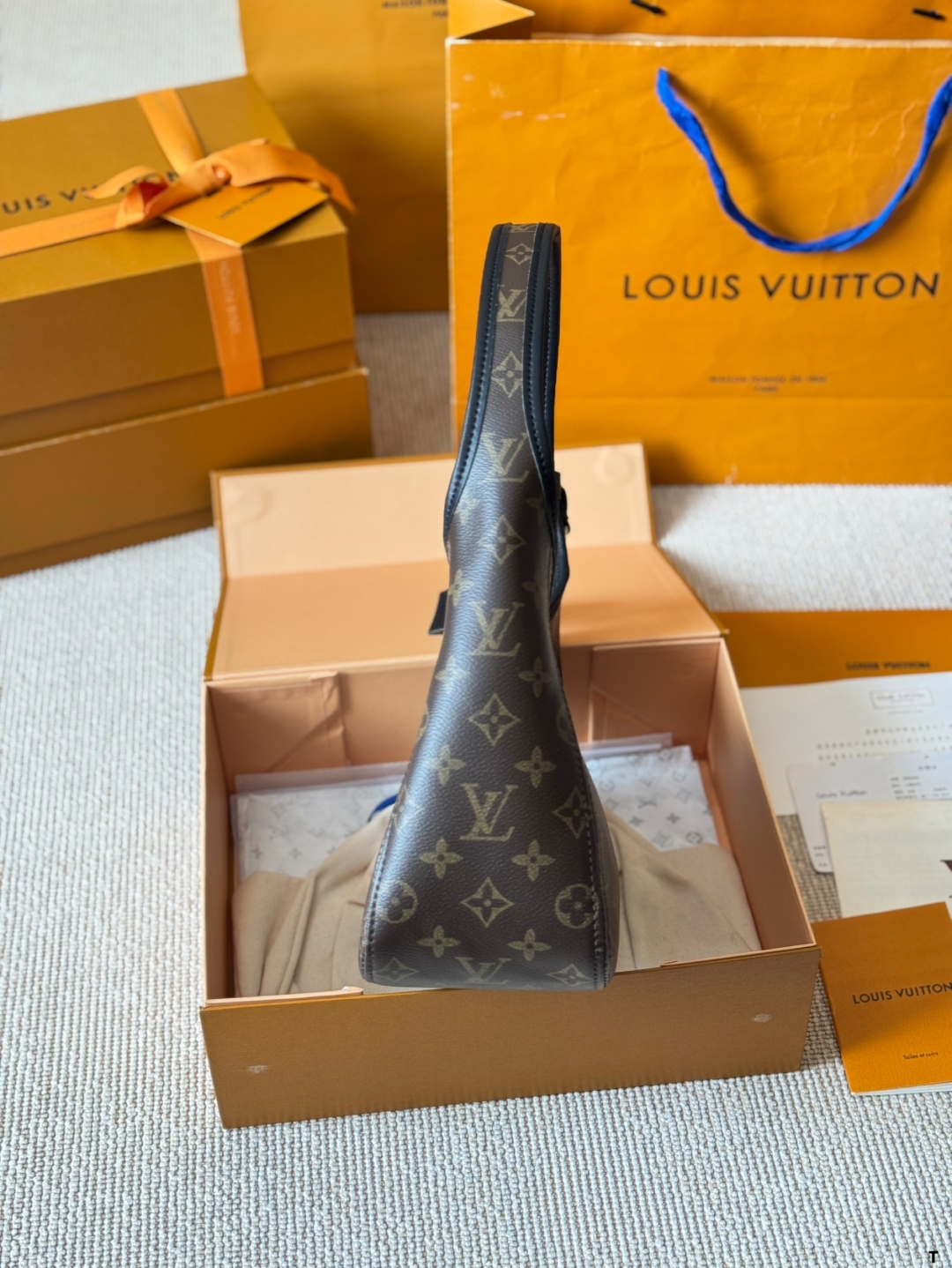 LV new bag The Drop small handbag retro