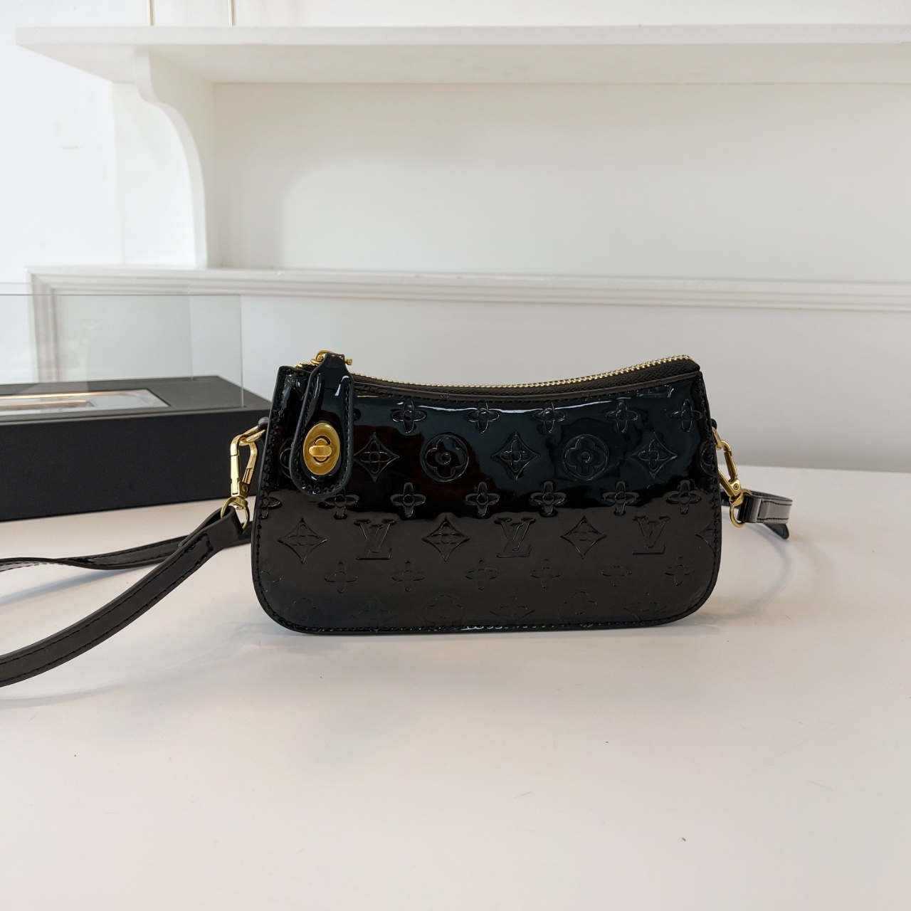 Louis Vuitton women's shoulder crossbody bag