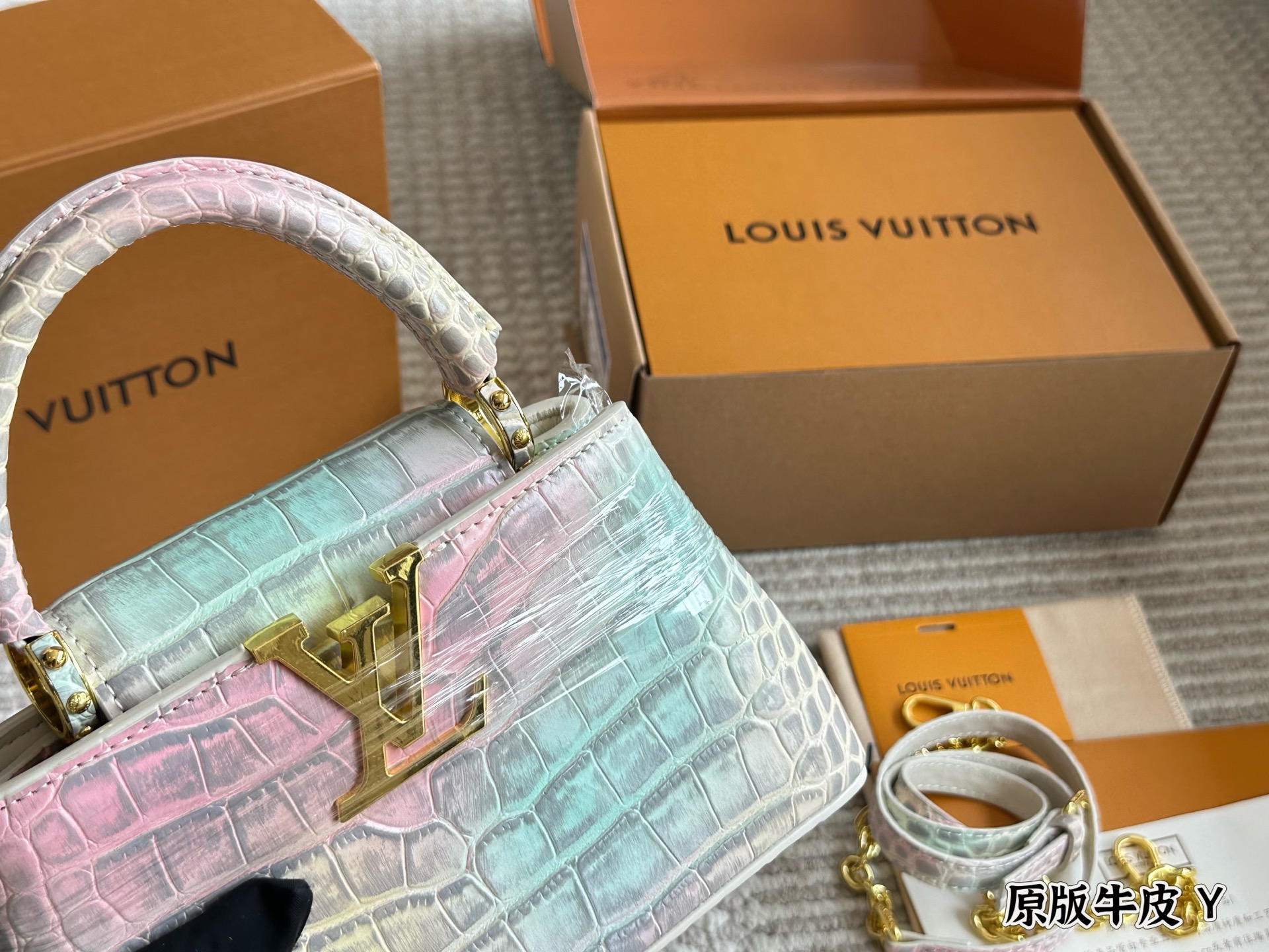 LV Capucines handbag