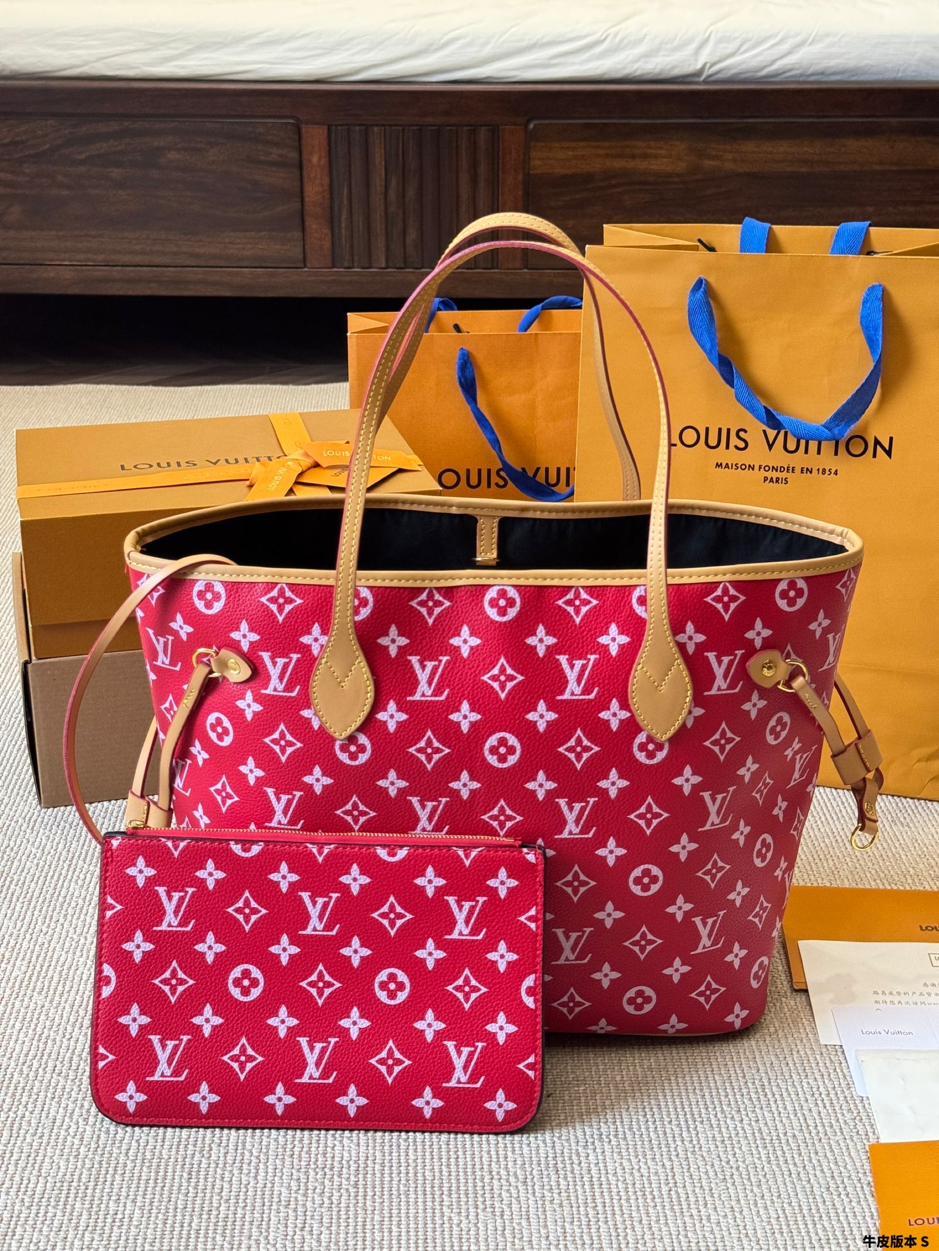 LV Neverfull shoulder bag Leather version