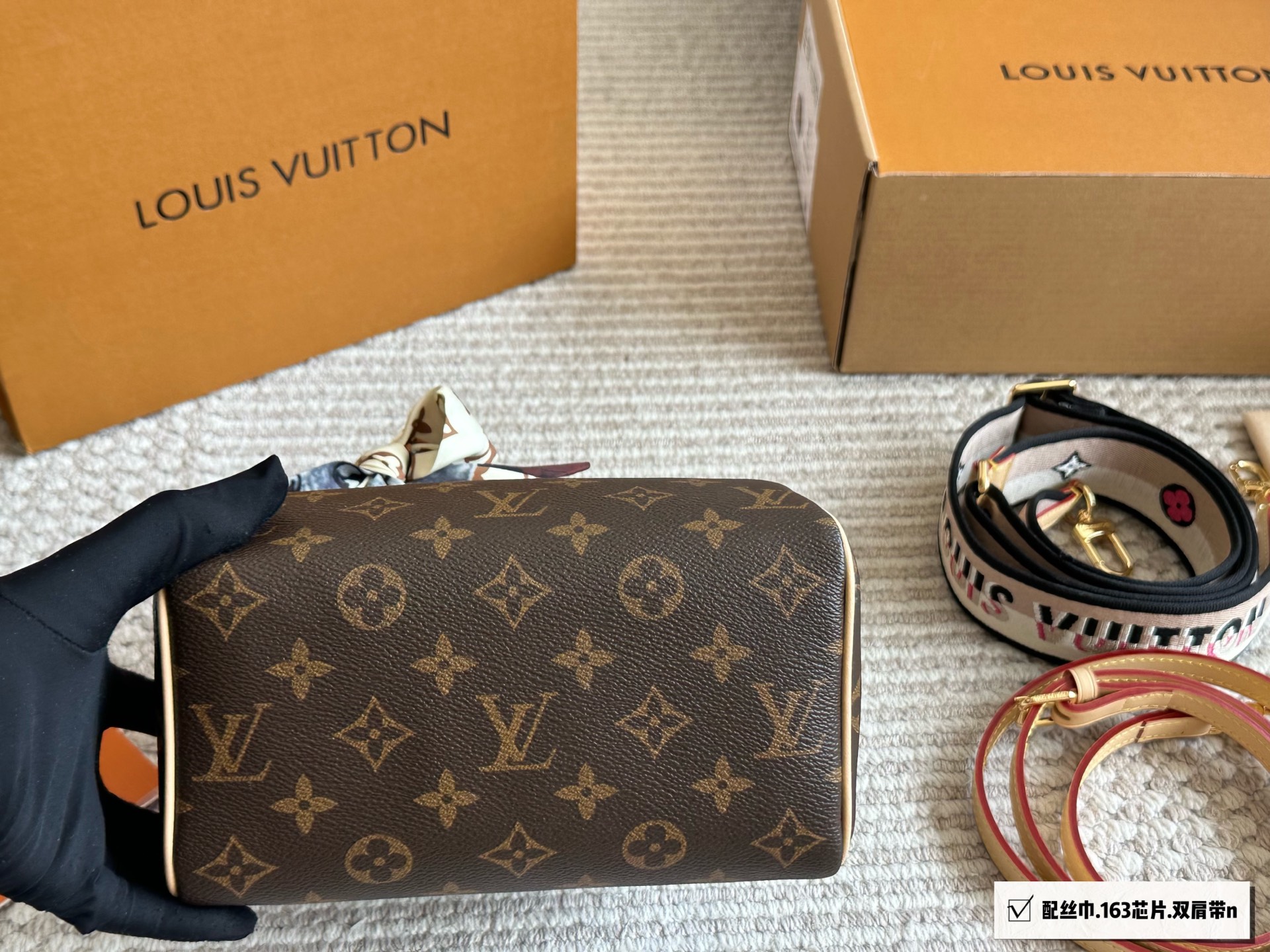 LV Speedy20 pillow bag high quality