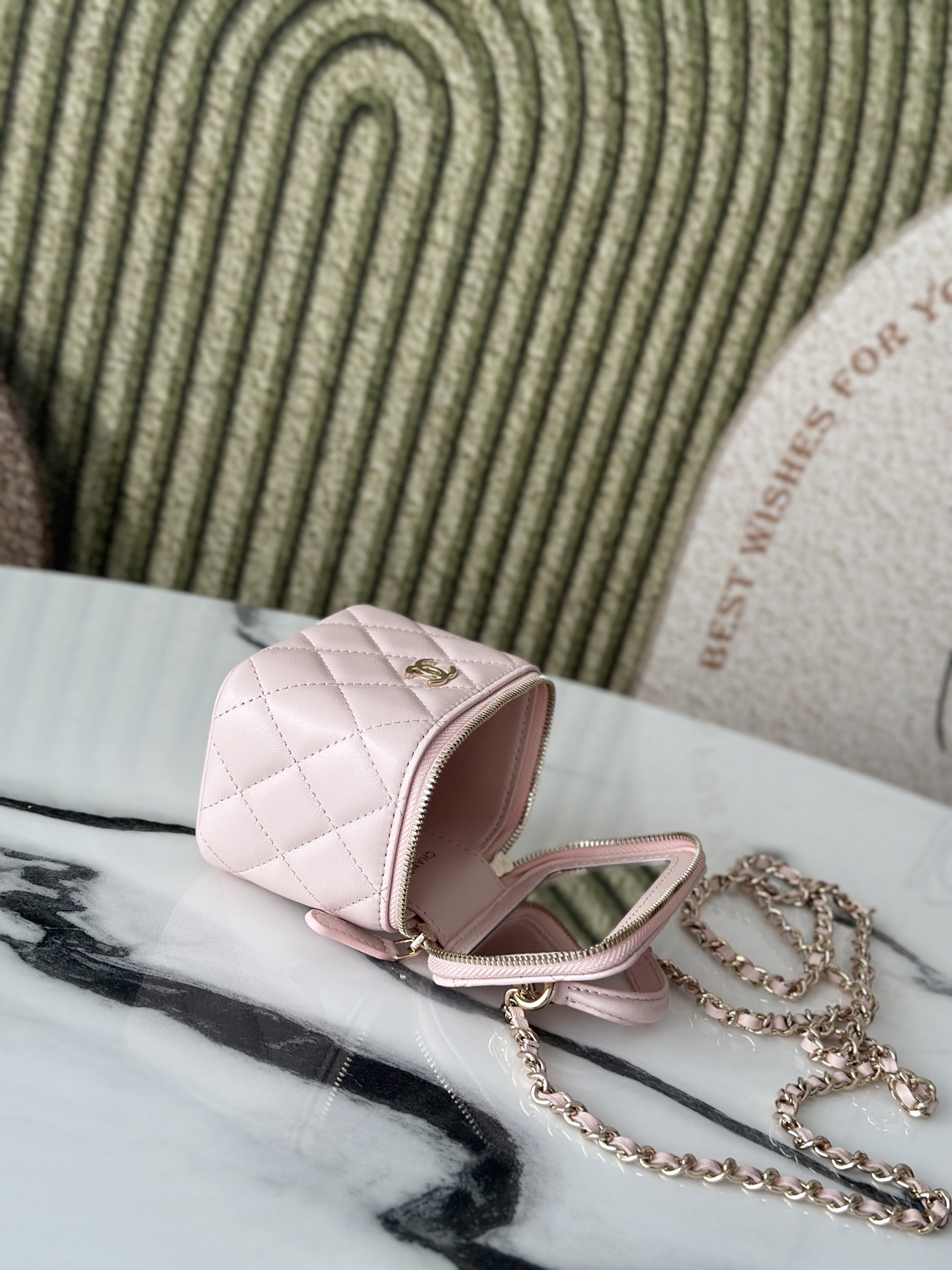 Top version Chanel Chain Makeup Bag with a makeup mirror inside