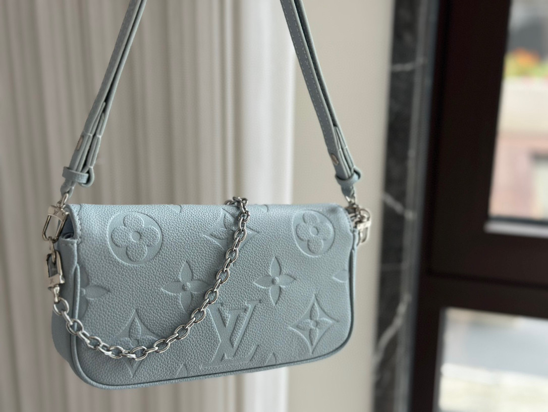 LV blue ivy woc mahjong bag