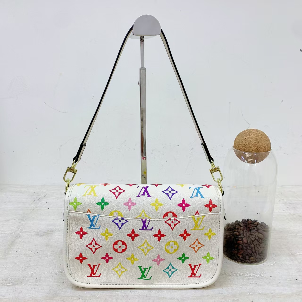 Louis Vuitton baguette shoulder crossbody bag