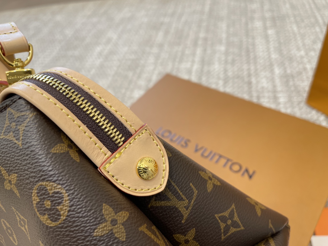 LV classic old flower Montaigne bag