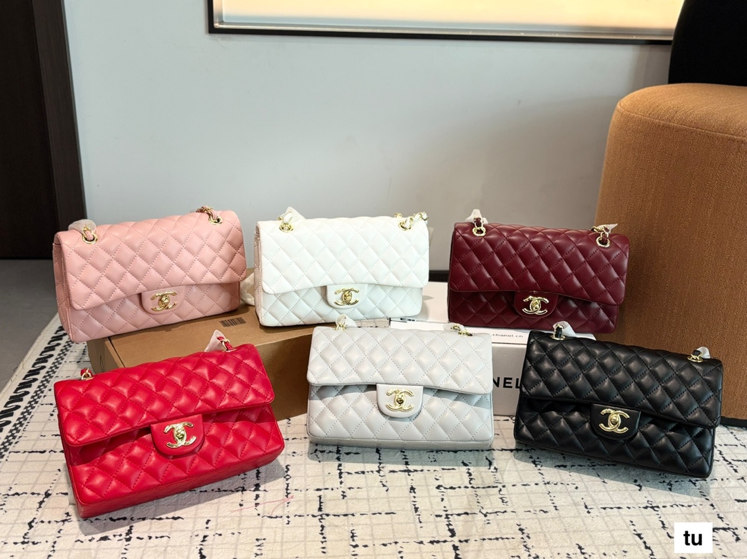 Chanel chain crossbody bag