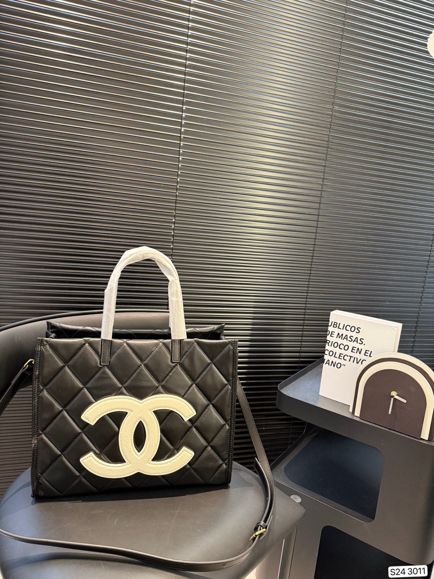Chanel Tote bag